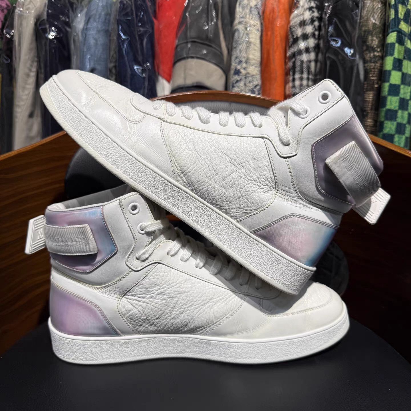 Louis Vuitton White High-Top Sneakers Size 7 Size US 7 / EU 40 - 7 Thumbnail