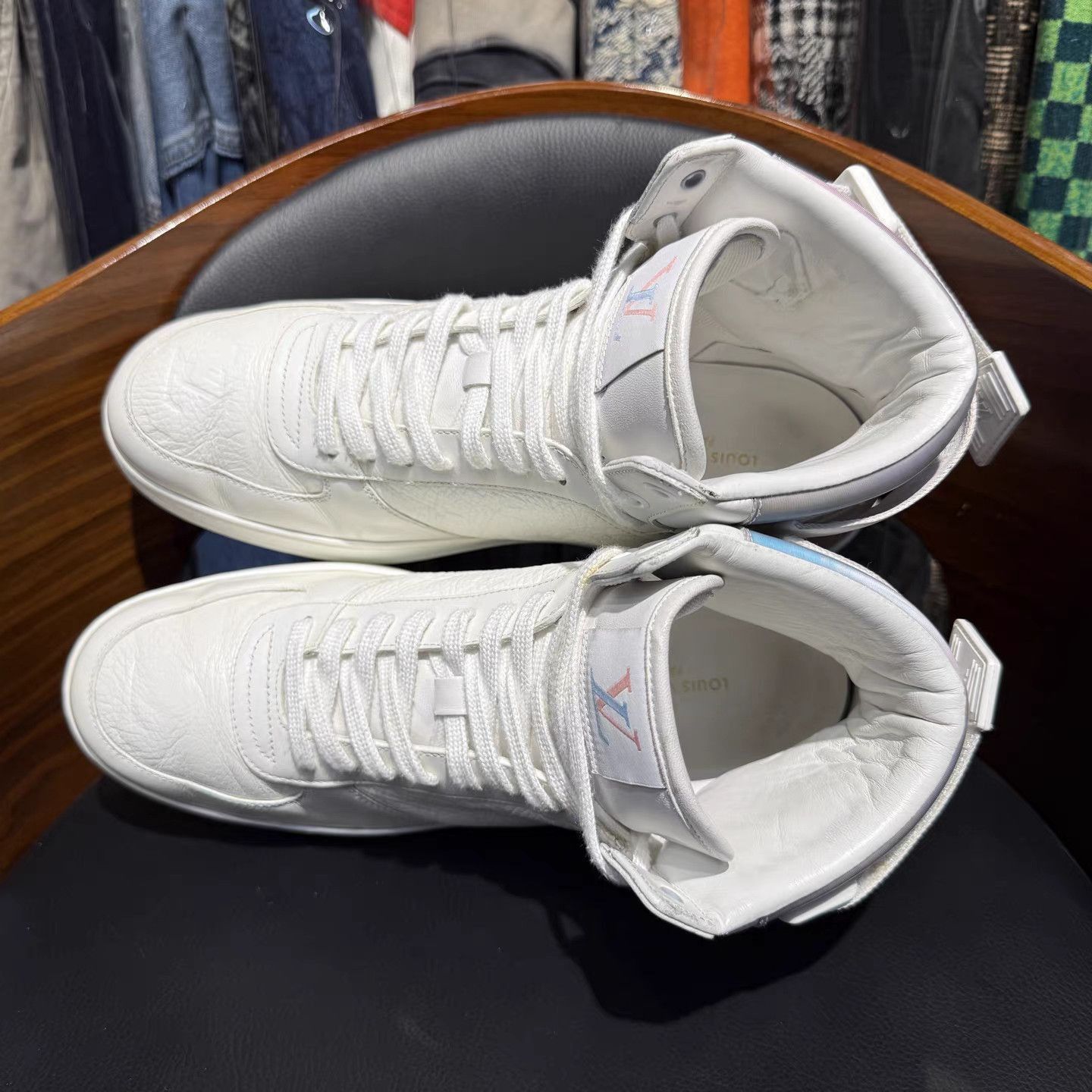 Louis Vuitton White High-Top Sneakers Size 7 Size US 7 / EU 40 - 5 Thumbnail