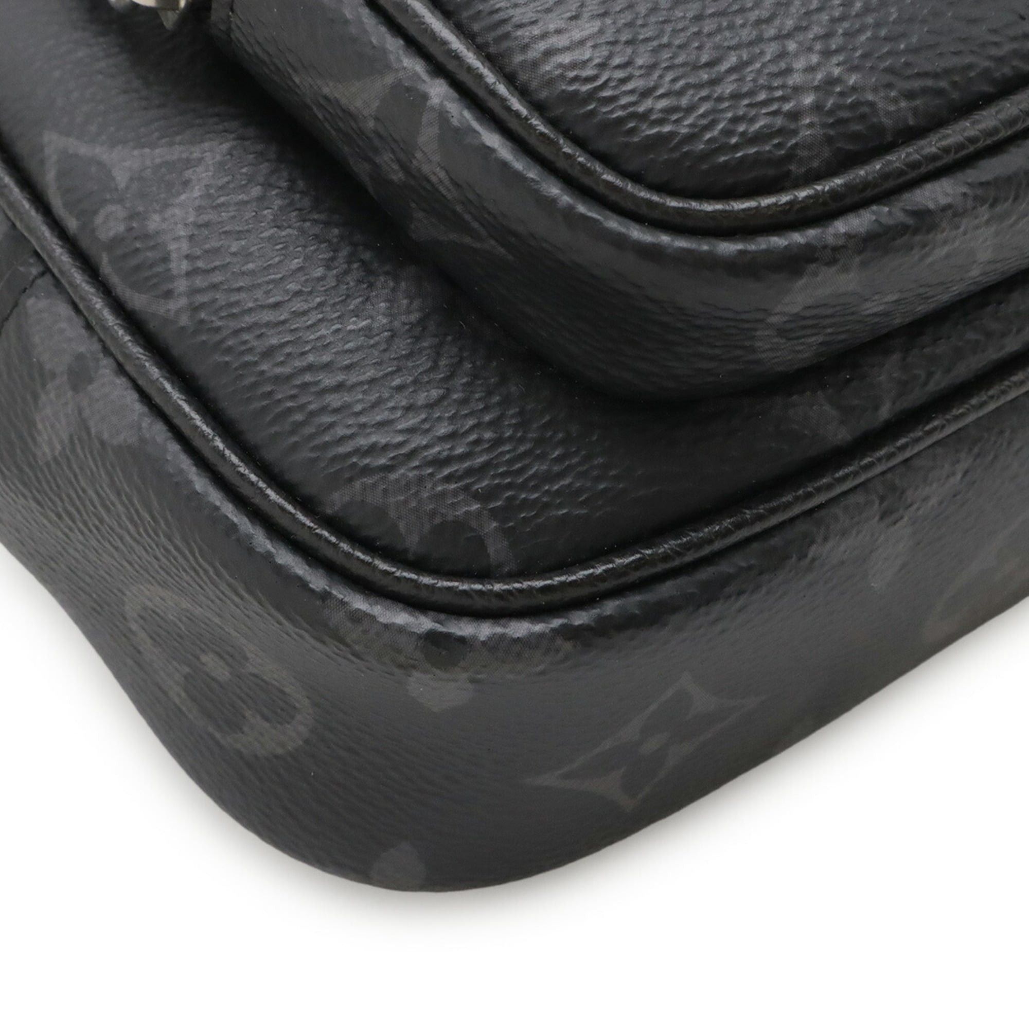 Louis Vuitton Louis Vuitton Monogram Eclipse Outdoor Pochette Shoulder Bag Waist Pouch Body M30755 Size ONE SIZE - 4 Thumbnail