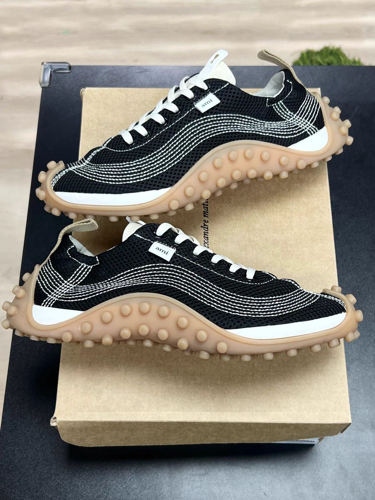 AMI Black Low Top Sneakers with Textured Sole Size US 8 / EU 41 - 4 Thumbnail