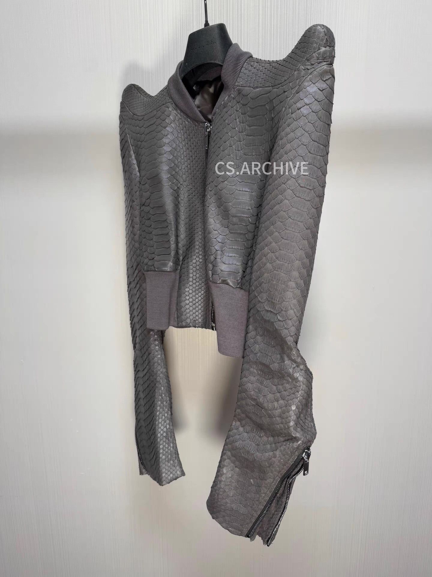 Rick Owens Gray Textured Cropped Bomber Jacket XS Size US XS / EU 42 / 0 - 7 Thumbnail