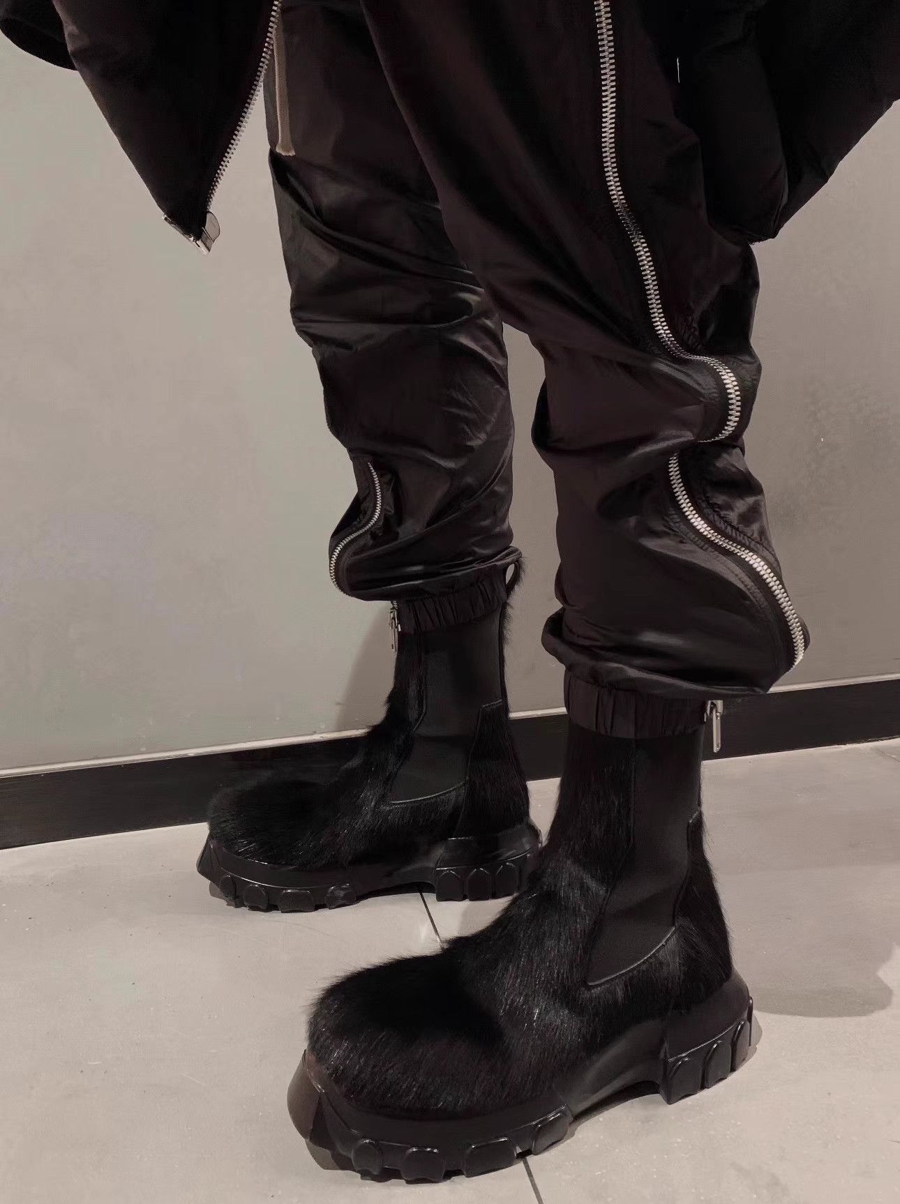 Rick Owens Black Furry Platform Chelsea Boots Size US 5 / EU 37 - 2 Thumbnail