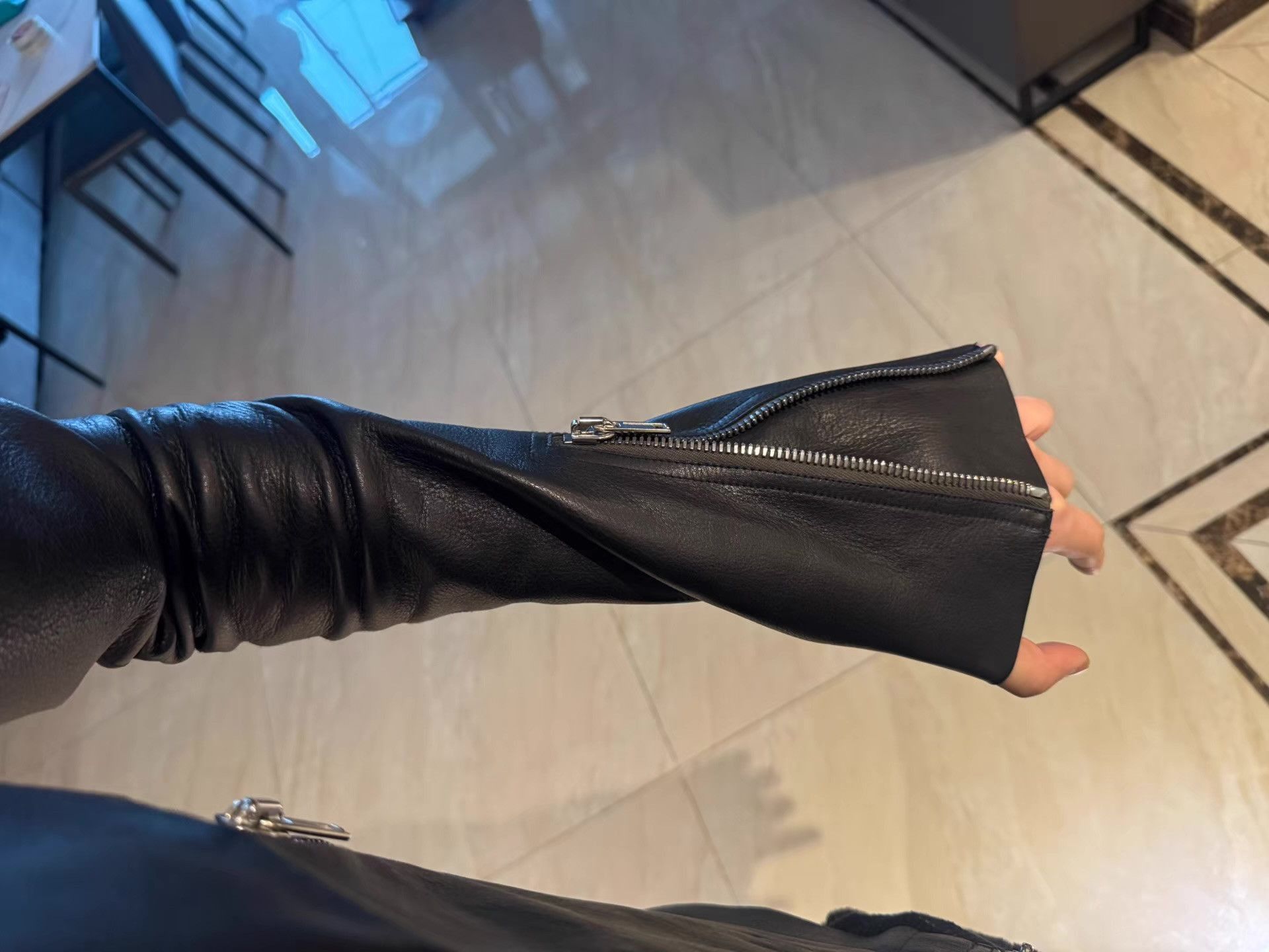 Rick Owens Black Leather Zip-Front Jacket with Side Pockets Size US S / EU 44-46 / 1 - 6 Thumbnail