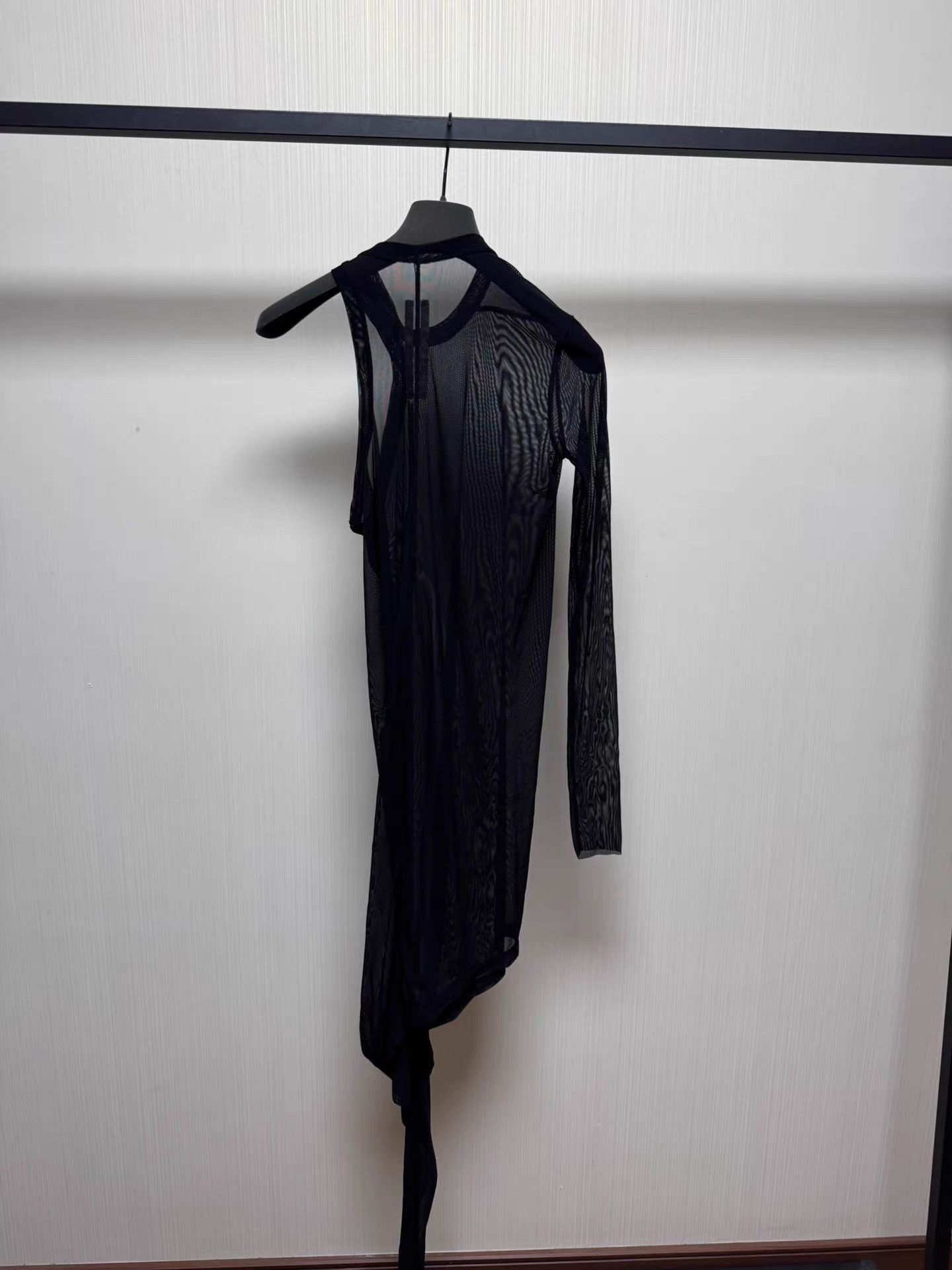 Rick Owens Black Mesh Long-Sleeve Asymmetric Top Size US M / EU 48-50 / 2 - 5 Thumbnail