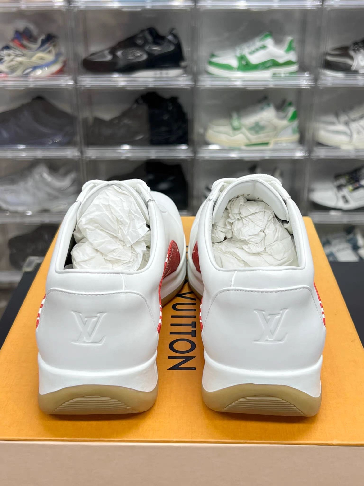 Louis Vuitton White Low-Top Sneakers with Red Accent Size US 7.5 / EU 40-41 - 7 Thumbnail