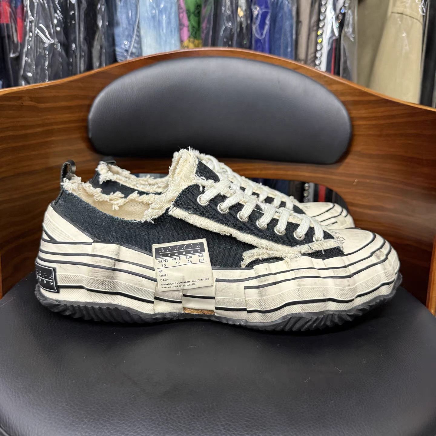 xVESSEL Black Low-Top Sneakers with Distressed Edges Size 11 Size US 11 / EU 44 - 4 Thumbnail