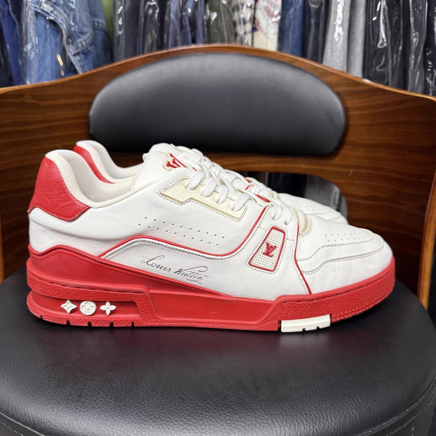 Louis Vuitton White Low-Top Sneakers with Red Accents Size US 8 / EU 41 - 4 Thumbnail