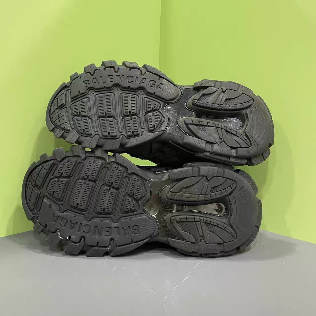 Balenciaga Black High-Top Sneakers with Chunky Sole Size US 9 / EU 42 - 8 Thumbnail