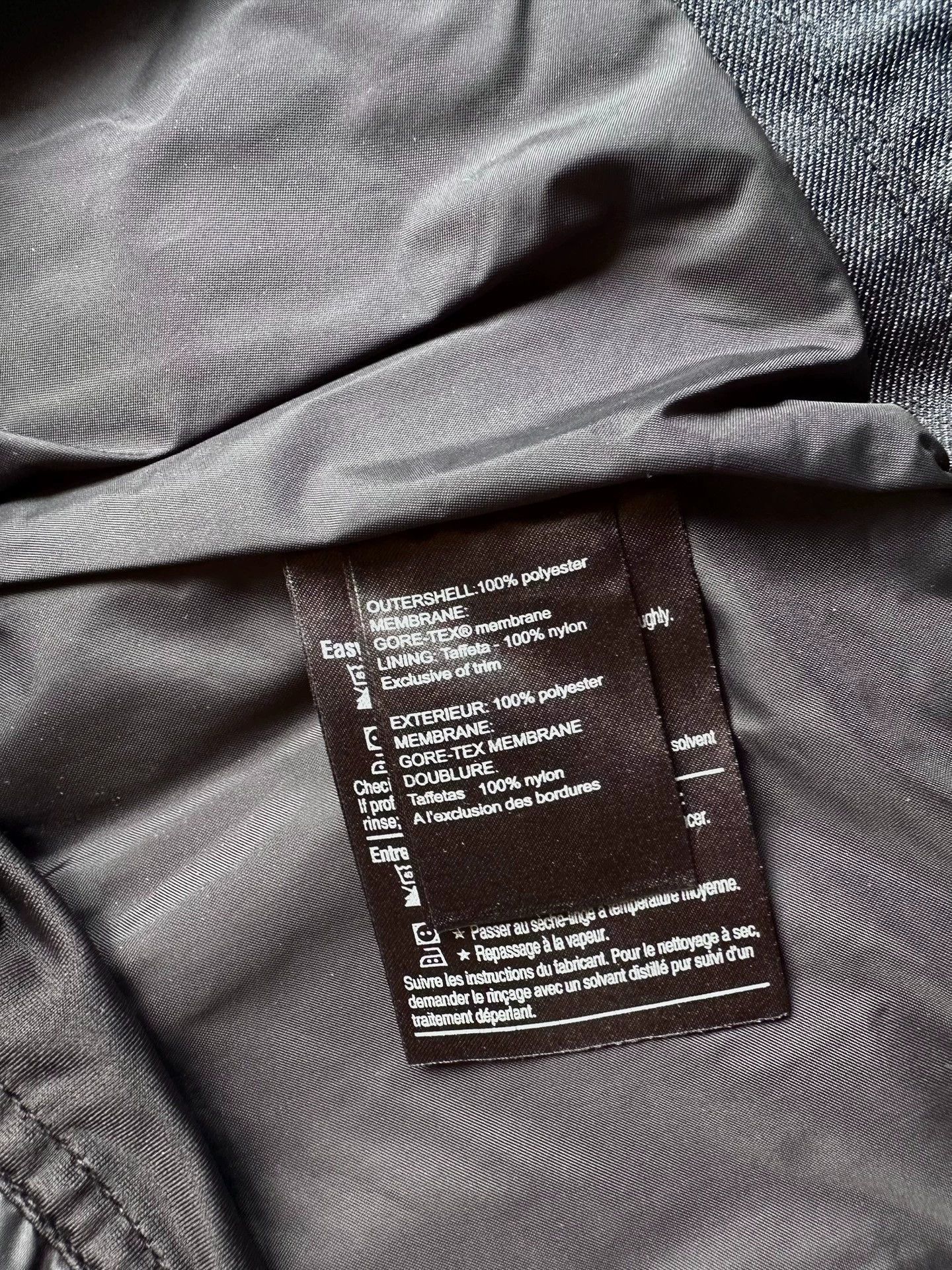Burton Black Hooded Raincoat with GORE-TEX, Size M Size US M / EU 48-50 / 2 - 9 Thumbnail