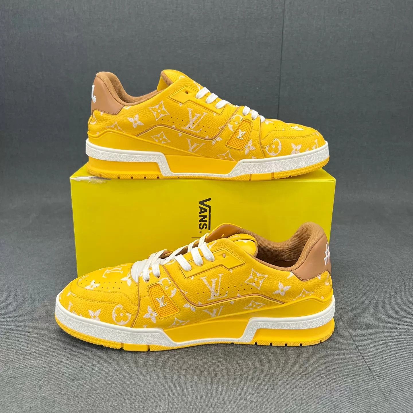 Louis Vuitton Yellow Low-Top Sneakers Size 8.5 Size US 8.5 / EU 41-42 - 3 Thumbnail