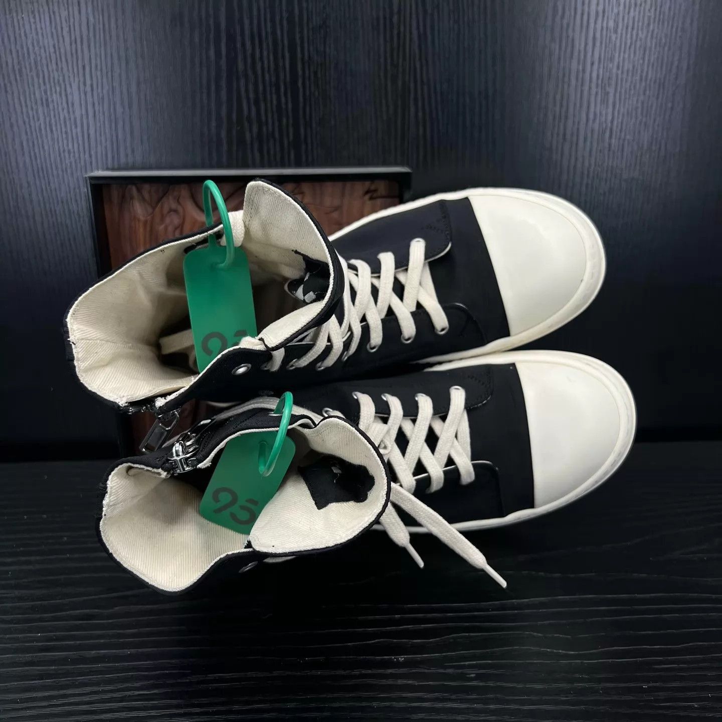 Converse Black High-Top Sneakers Size 7.5 Size US 7.5 / EU 40-41 - 7 Thumbnail