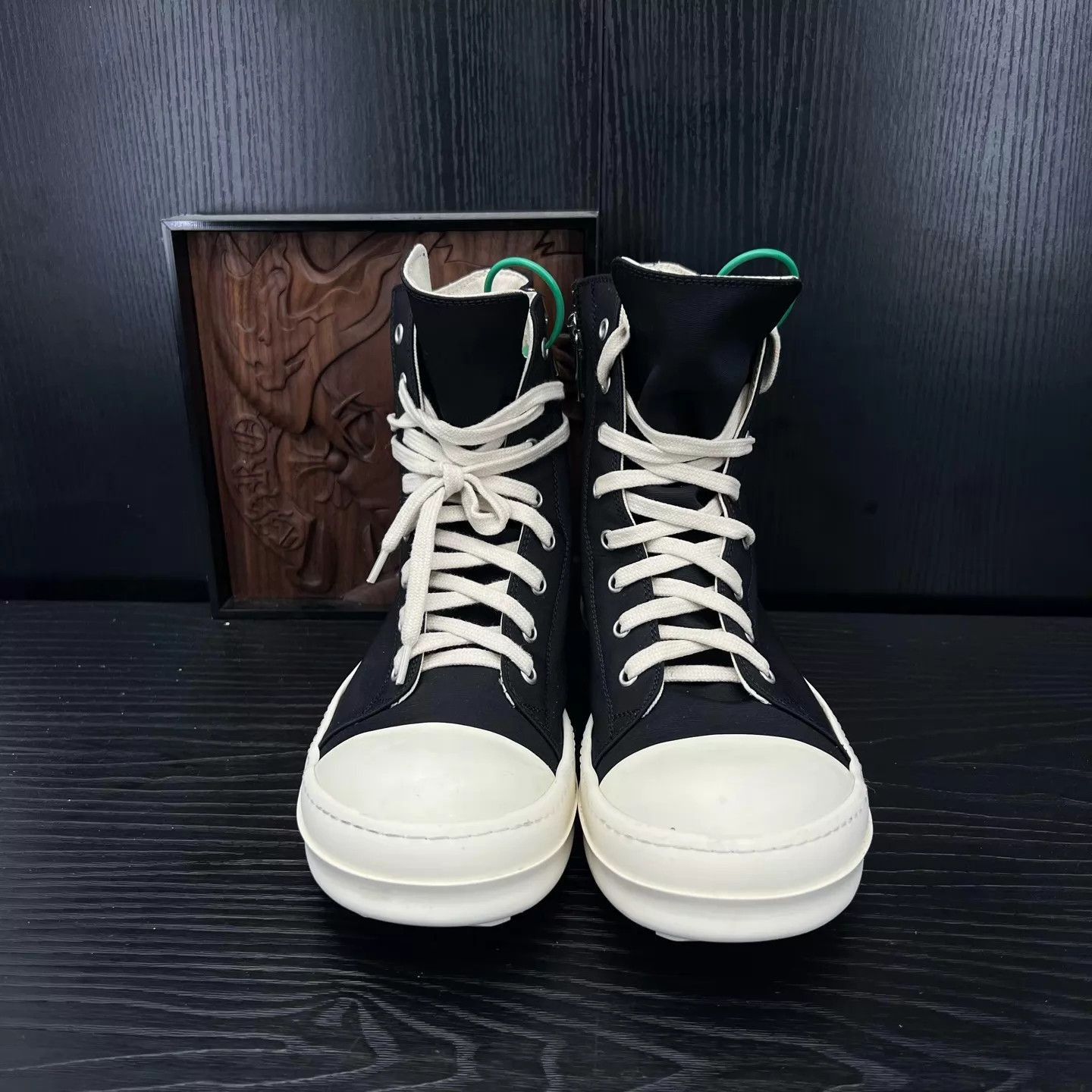 Converse Black High-Top Sneakers Size 7.5 Size US 7.5 / EU 40-41 - 4 Thumbnail