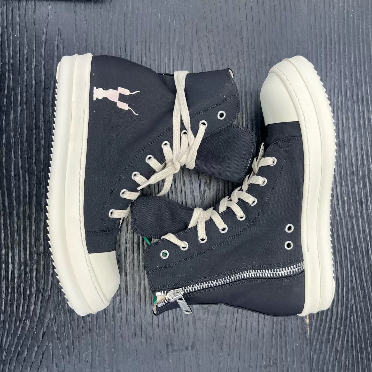 Converse Black High-Top Sneakers Size 7.5 Size US 7.5 / EU 40-41 - 3 Thumbnail