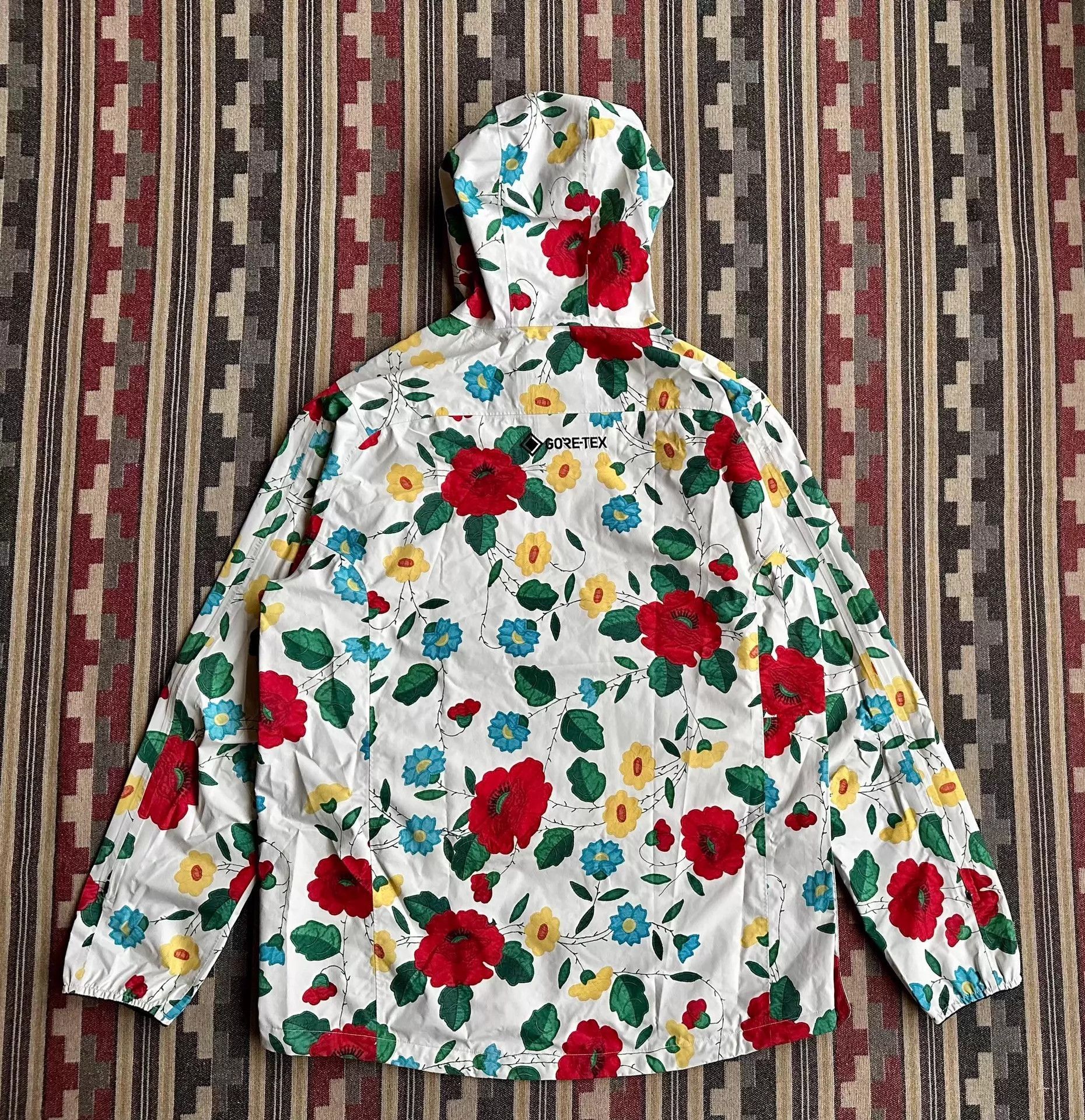 Burton Floral Print Hooded Jacket, Size L Size US L / EU 52-54 / 3 - 2 Thumbnail