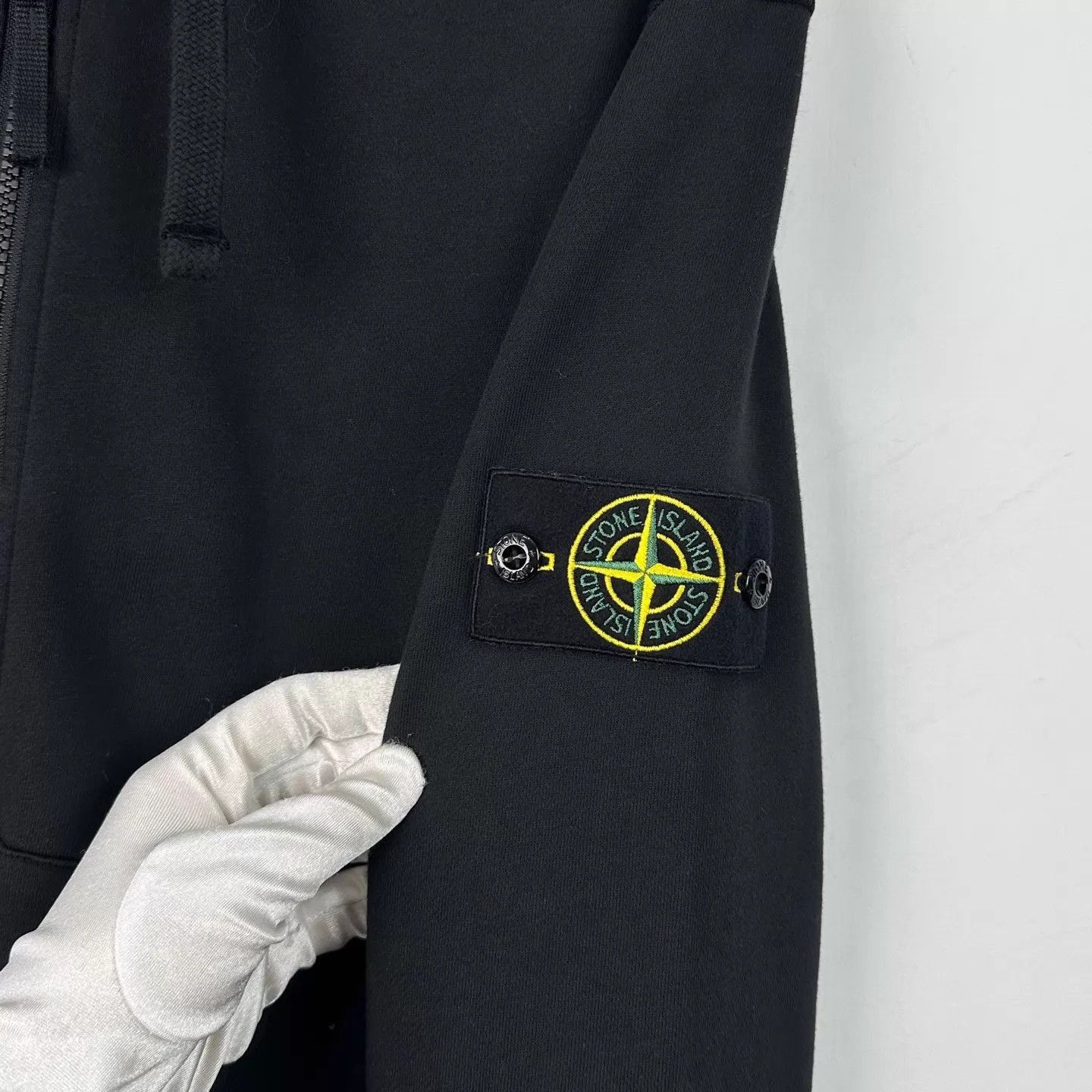 Stone Island Zip-Up Hoodie with Front Pocket and Drawstring Hood Size US M / EU 48-50 / 2 - 4 Thumbnail