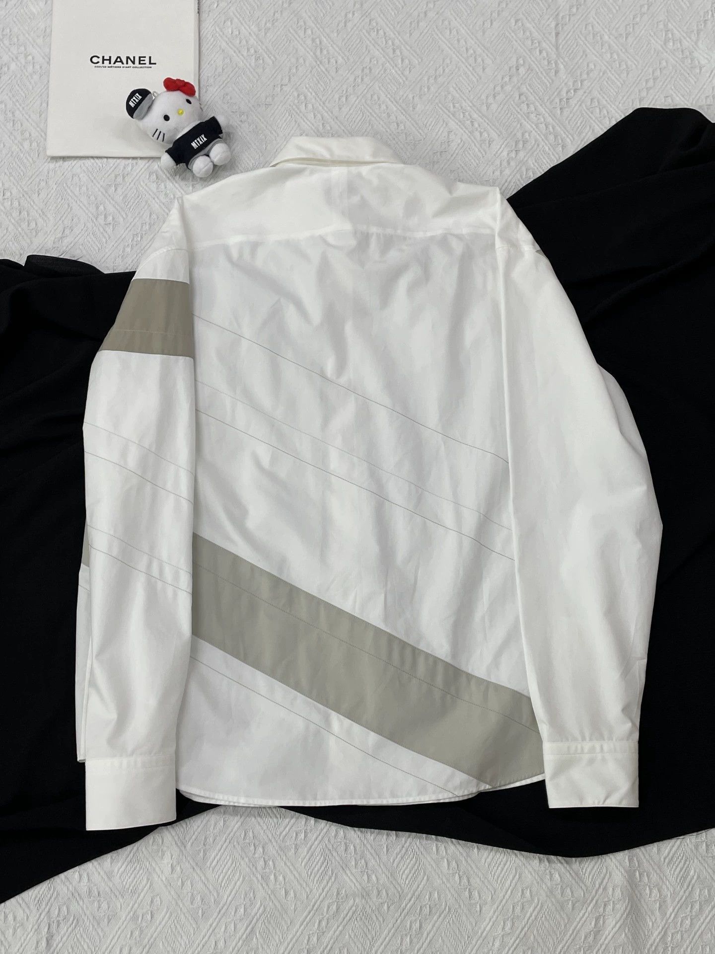 Hermes White Button-Up Shirt with Geometric Accents Size S Size US S / EU 44-46 / 1 - 2 Thumbnail