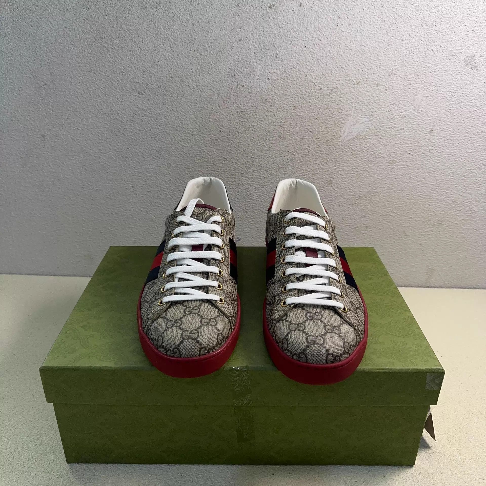 Gucci Multi Color Low Top Sneakers Size 11 Size US 11 / EU 44 - 2 Thumbnail