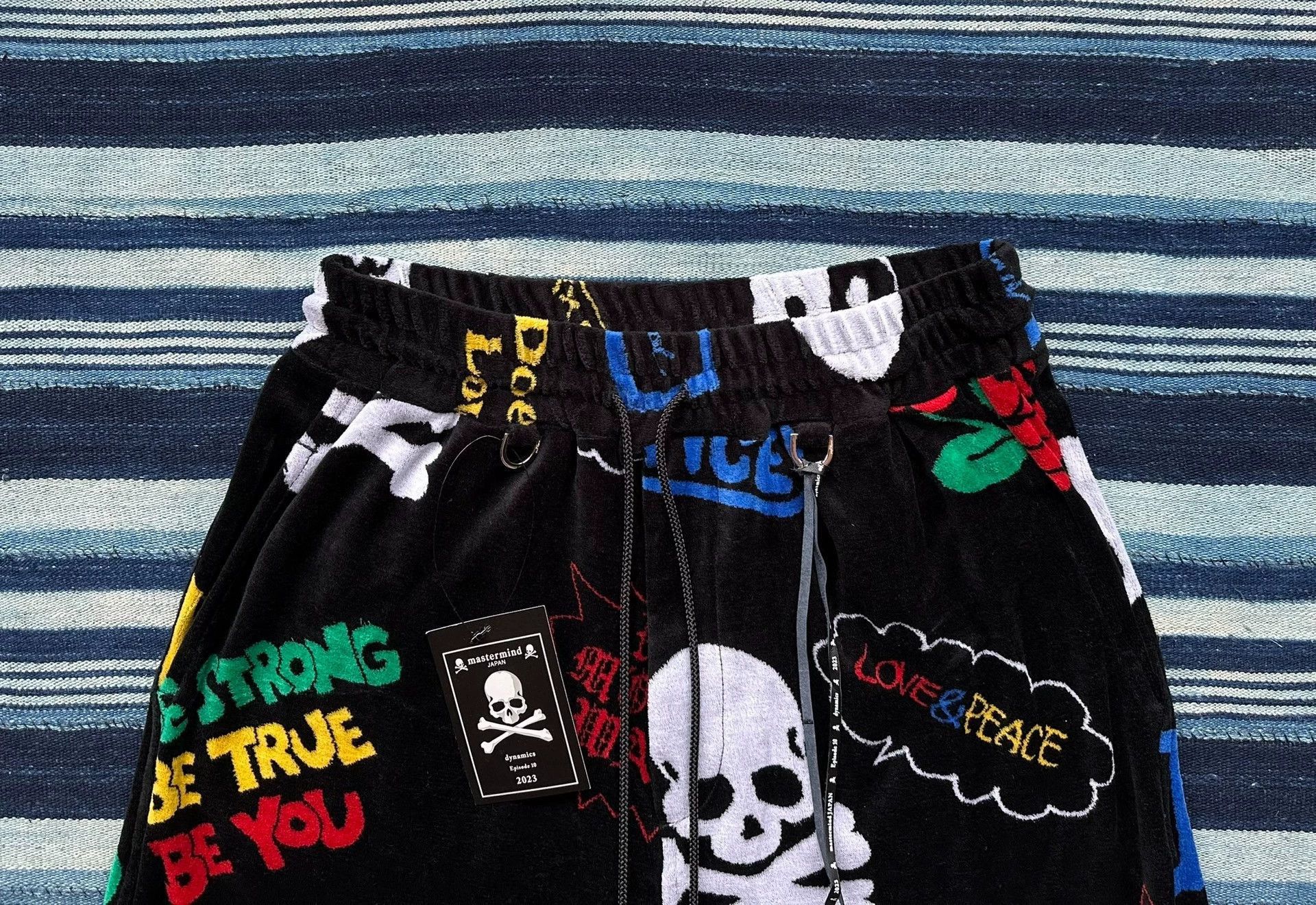 Mastermind Japan Black Graphic Print Shorts with Drawstring - Size 30 Size US 30 / EU 46 - 3 Thumbnail