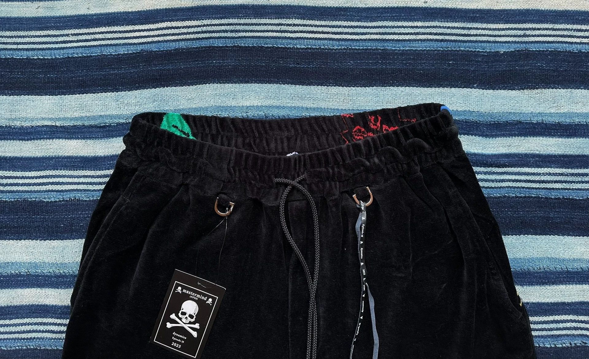 Mastermind Japan Black Graphic Print Shorts with Drawstring - Size 30 Size US 30 / EU 46 - 8 Thumbnail