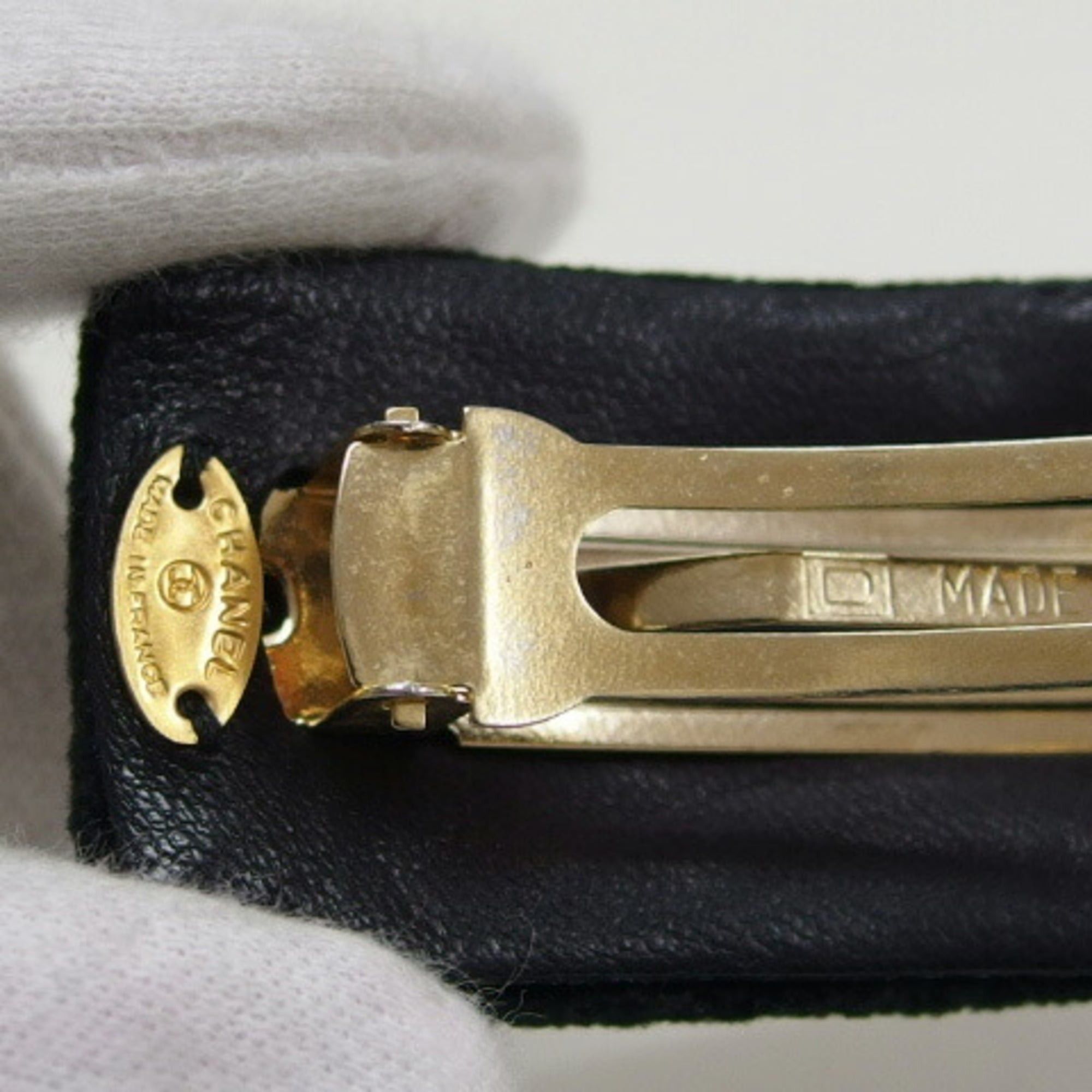 Chanel Chanel Turnlock Coco Mark Velour Barrette, Black Size ONE SIZE - 7 Thumbnail