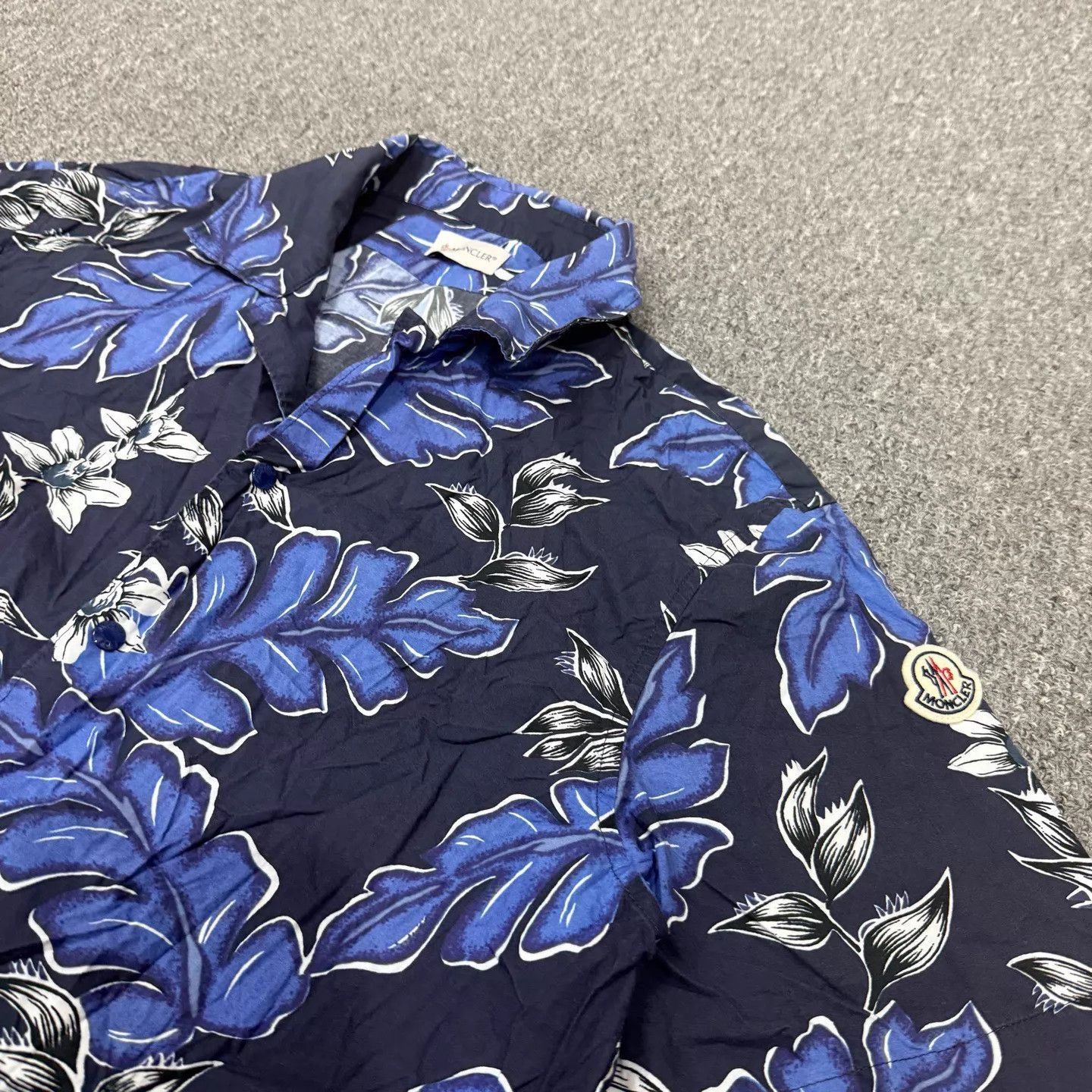 Moncler Blue Leaf Print Short Sleeve Button-Up Shirt Size US M / EU 48-50 / 2 - 3 Thumbnail