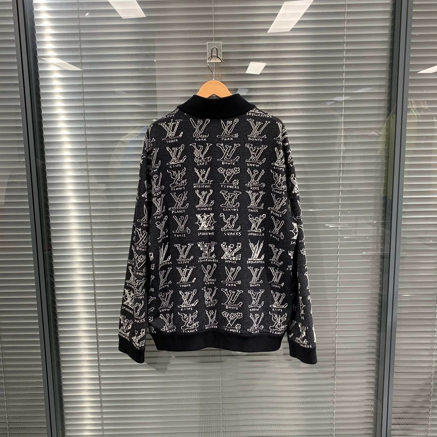 Louis Vuitton Black XL Printed Bomber Jacket Size US XL / EU 56 / 4 - 2 Thumbnail