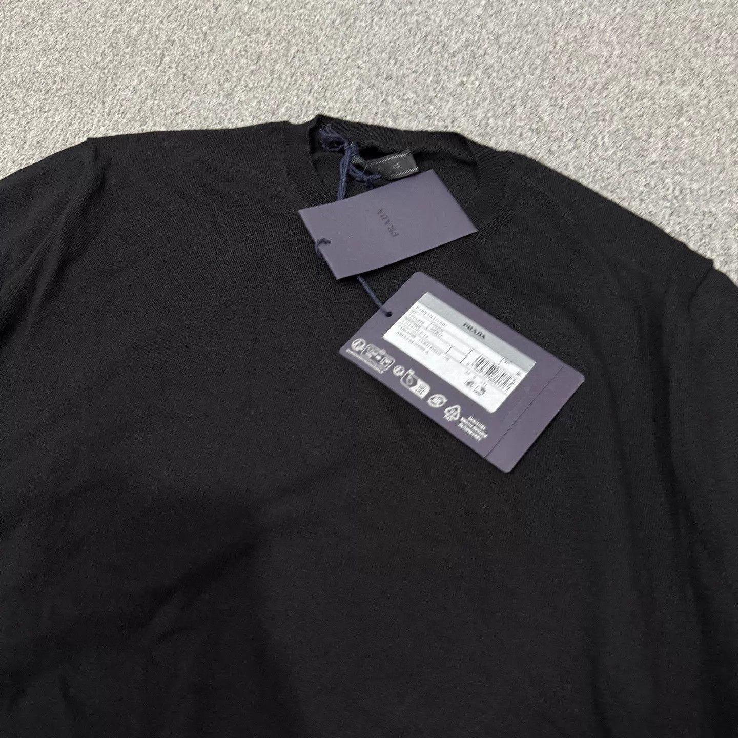 Prada Black Short-Sleeve Crewneck Shirt Size US S / EU 44-46 / 1 - 4 Thumbnail