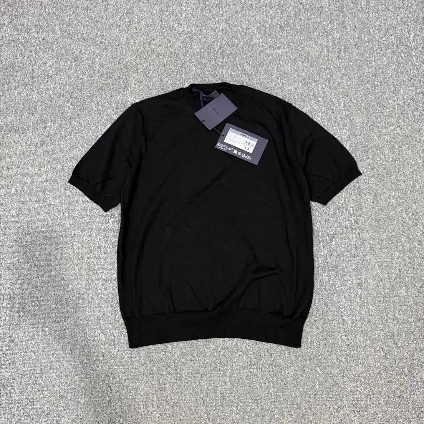 Prada Black Short-Sleeve Crewneck Shirt Size US S / EU 44-46 / 1 - 2 Thumbnail
