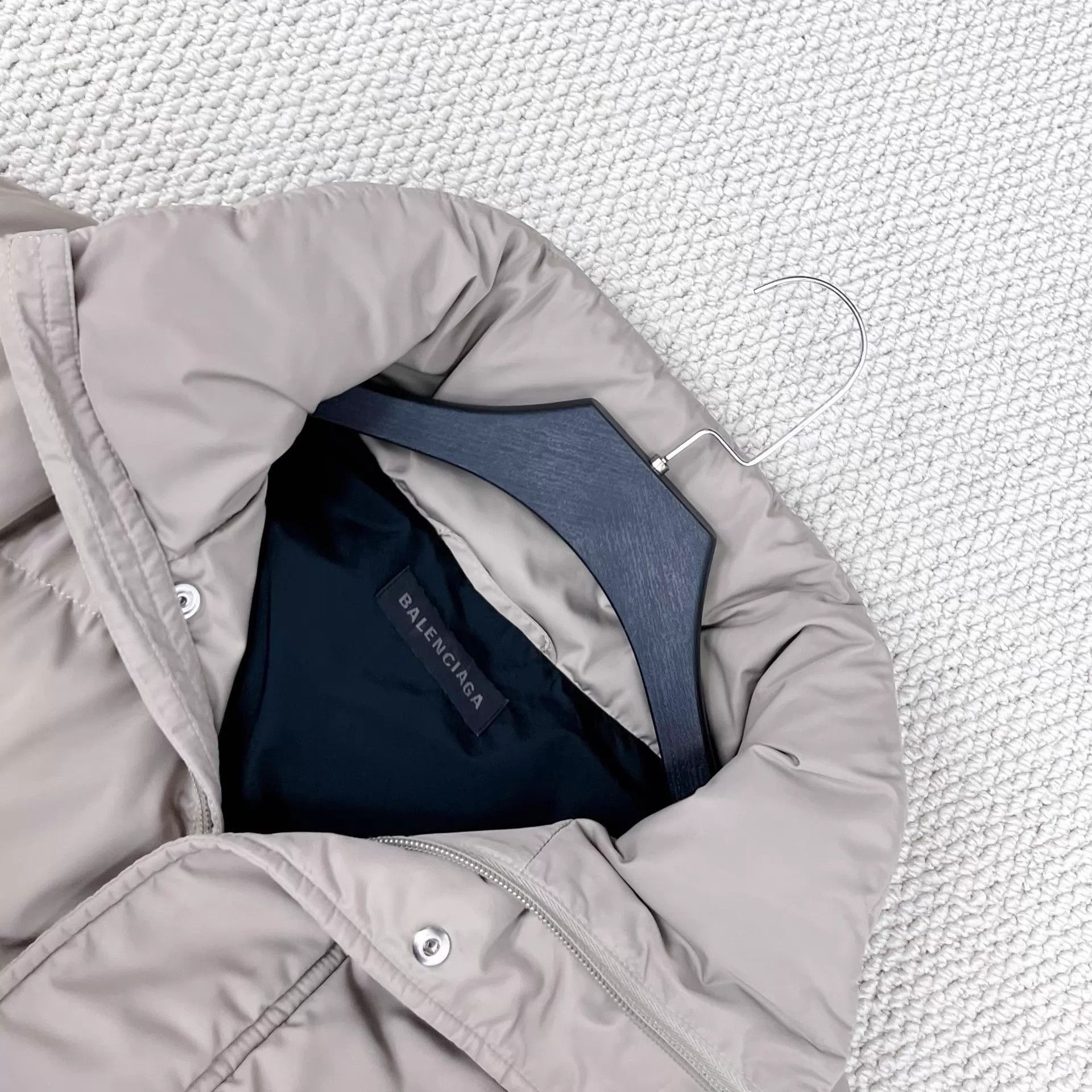 Balenciaga Beige Puffer Jacket - Size S Size US S / EU 44-46 / 1 - 3 Thumbnail