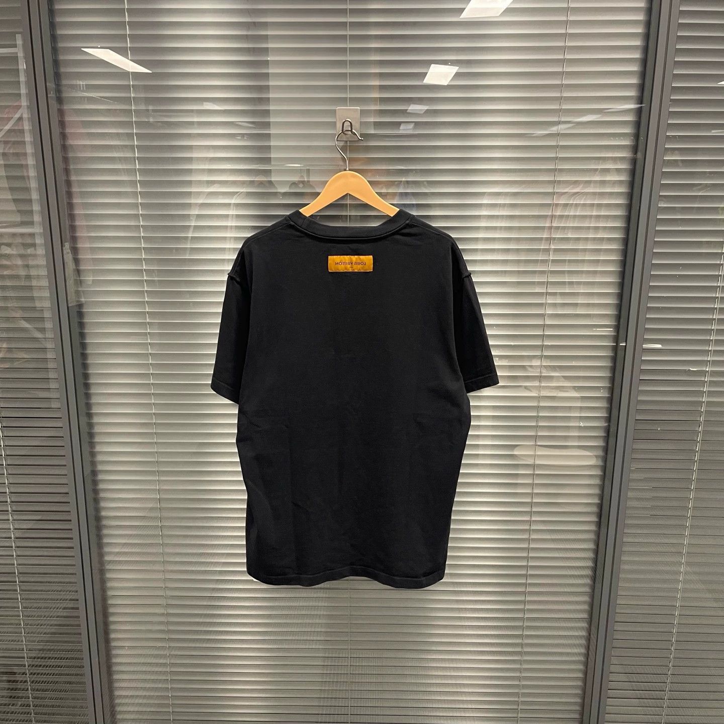 Louis Vuitton Black Short-Sleeve Shirt with Textured Chest Pocket Size US XXL / EU 58 / 5 - 2 Thumbnail