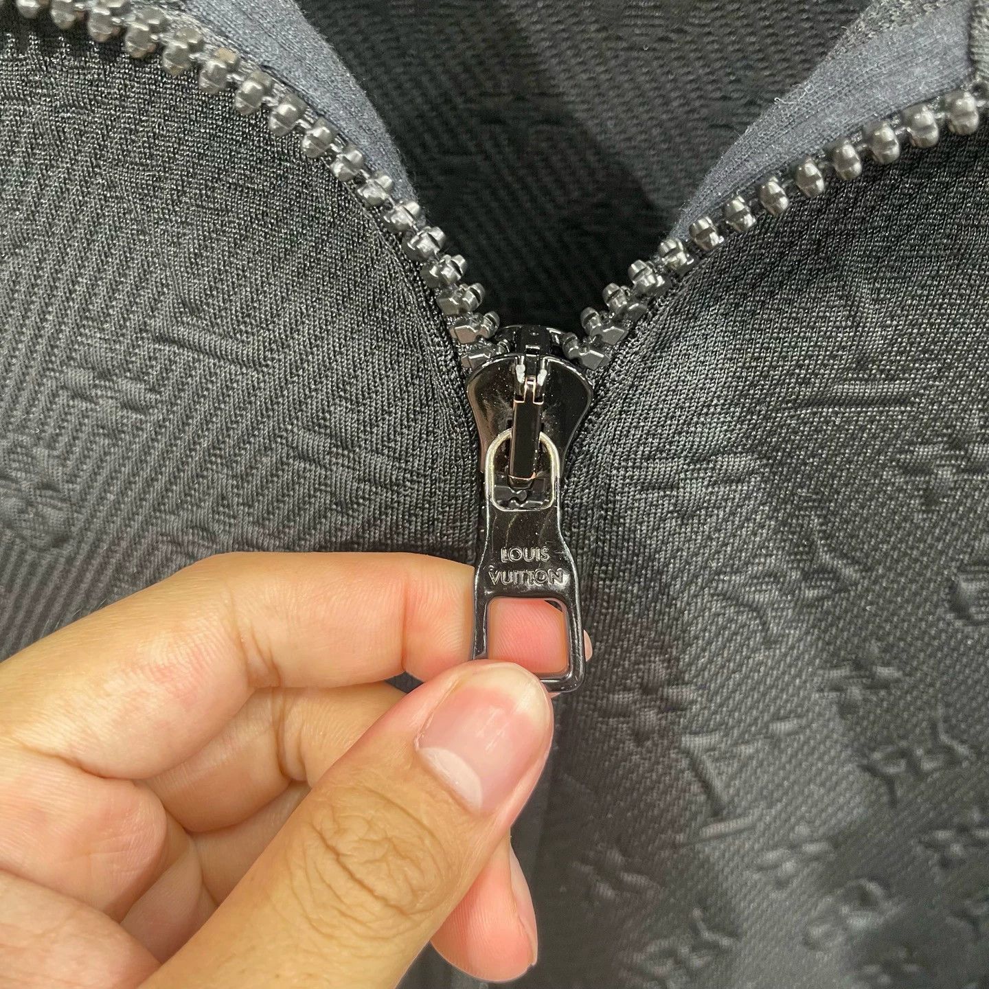 Louis Vuitton Black Textured Zip-Front Bomber Jacket Size US L / EU 52-54 / 3 - 4 Thumbnail