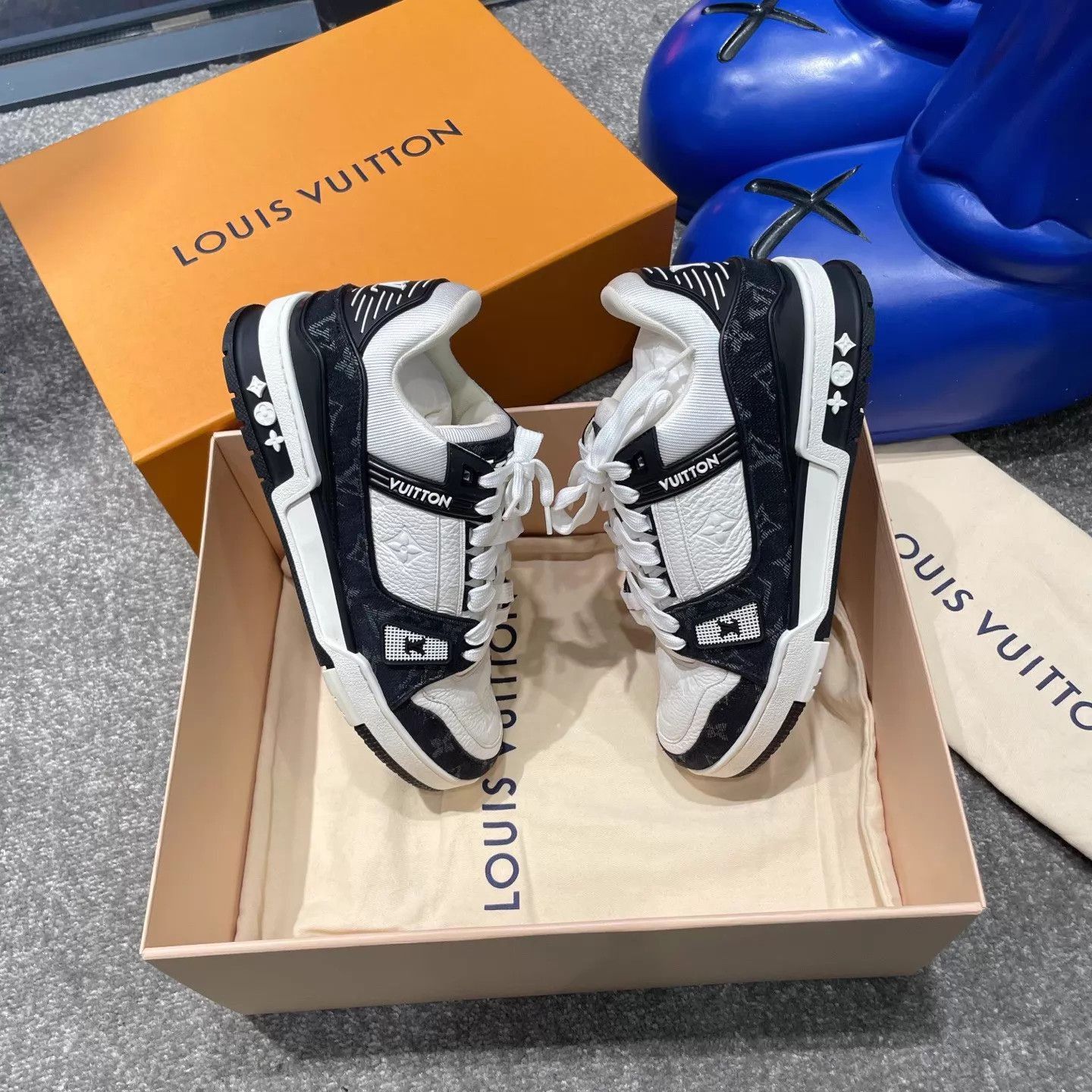 Louis Vuitton Multi Color Low Top Sneakers Size 7 Size US 7 / EU 40 - 3 Thumbnail