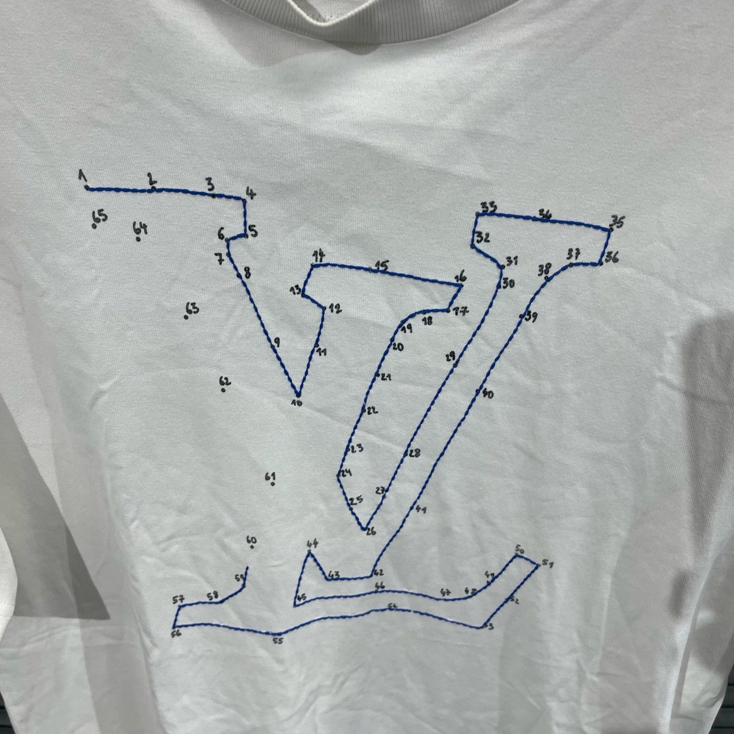 Louis Vuitton White Short Sleeve Graphic T-Shirt - XL Size US XL / EU 56 / 4 - 4 Thumbnail