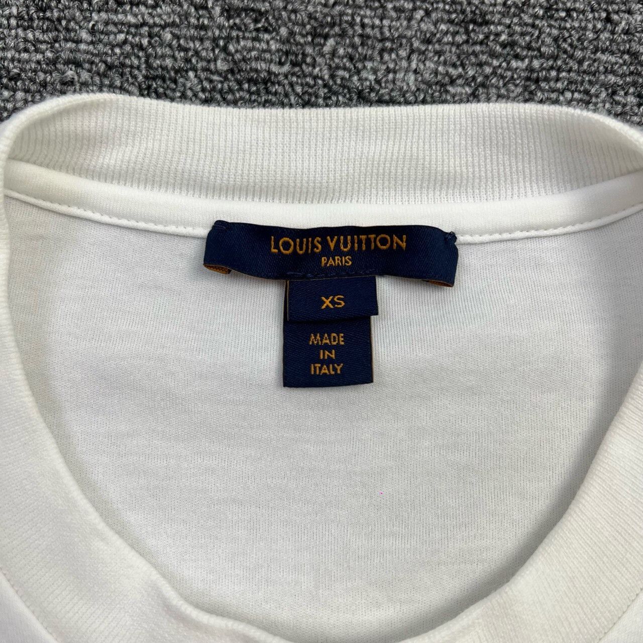 Louis Vuitton Louis Vuitton Earth Embroidery Short-Sleeve Size XS / US 0-2 / IT 36-38 - 3 Thumbnail