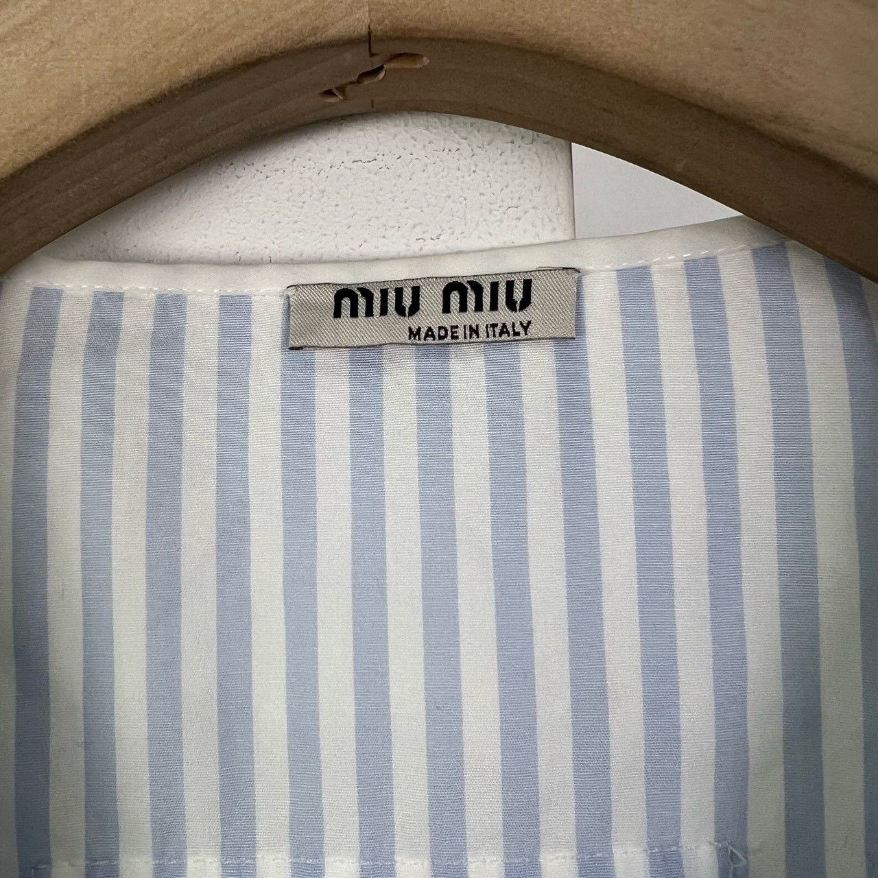 Miu Miu Miumiu Lace V-Neck Puff Sleeve Shirt Size XS / US 0-2 / IT 36-38 - 3 Thumbnail