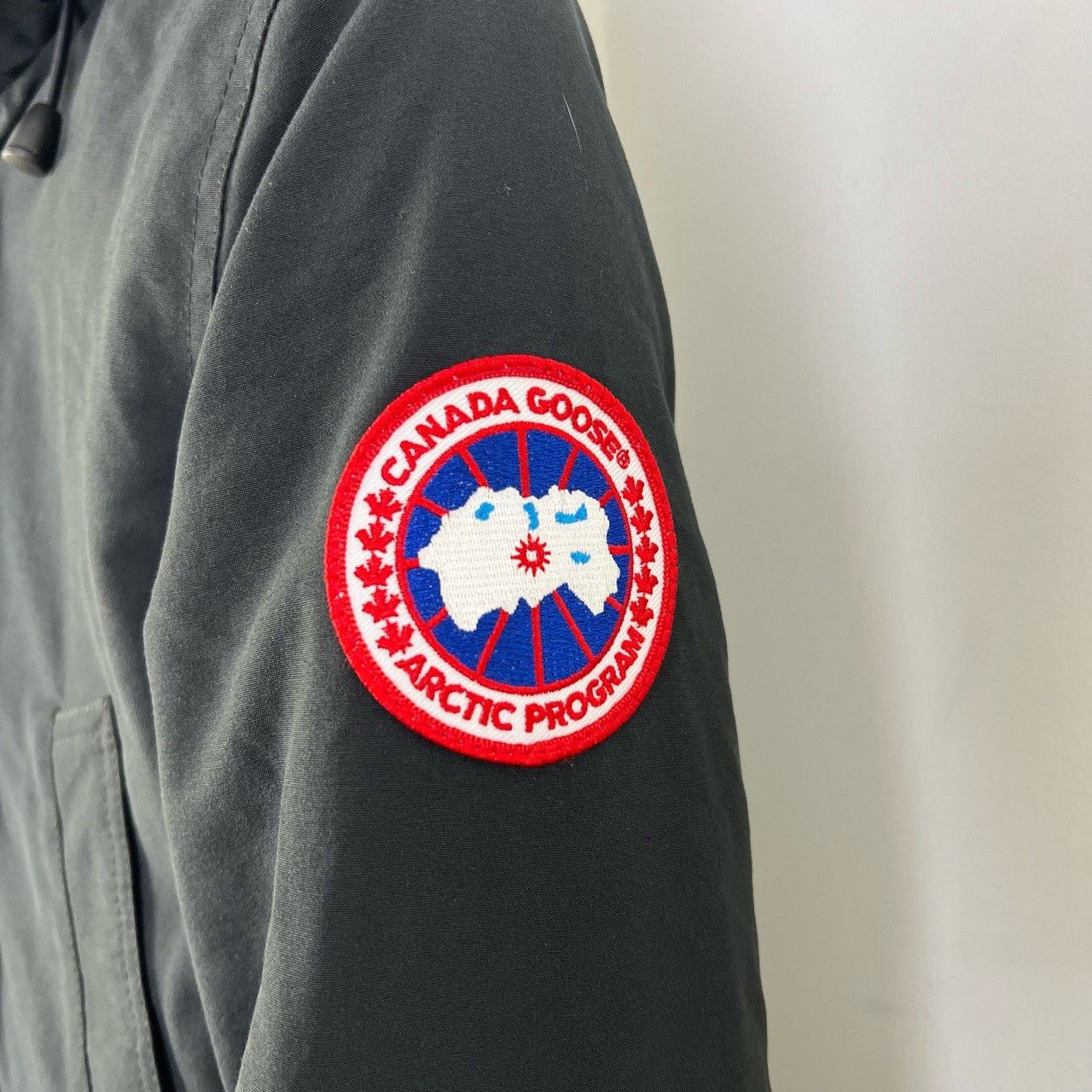 Canada Goose Canada Goose Women's XS Gray Parka Size XS / US 0-2 / IT 36-38 - 4 Thumbnail