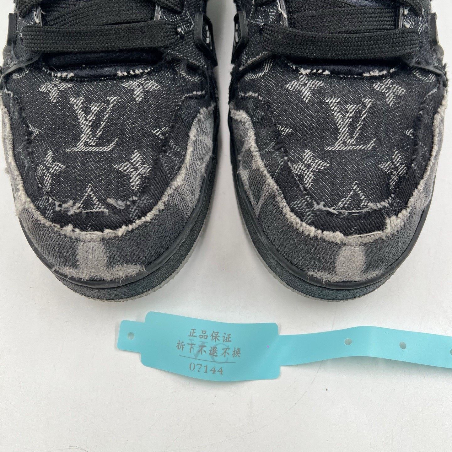 Louis Vuitton Louis Vuitton Black Denim Trainer Low-Top Sneakers Size US 9 / EU 42 - 9 Thumbnail