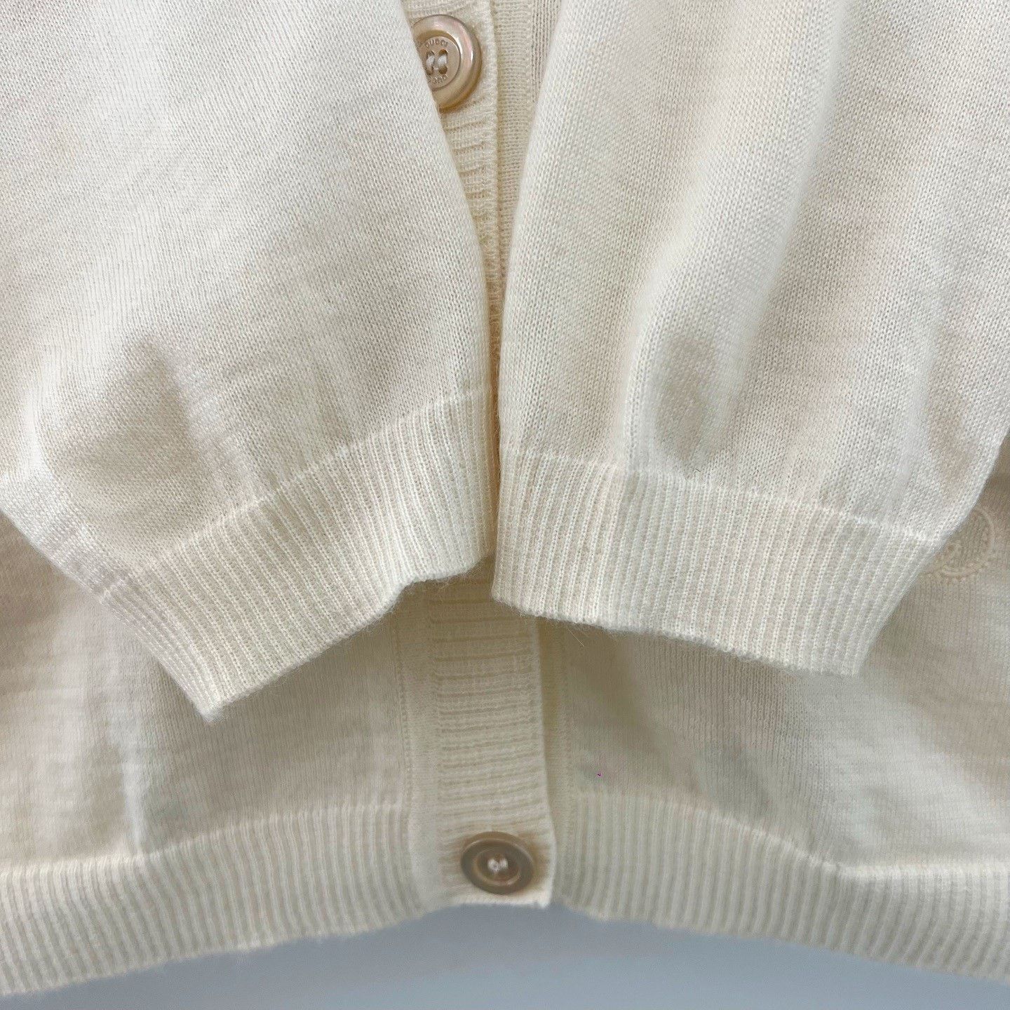 Gucci Gucci V-Neck Knit Cardigan S Size S / US 4 / IT 40 - 4 Thumbnail
