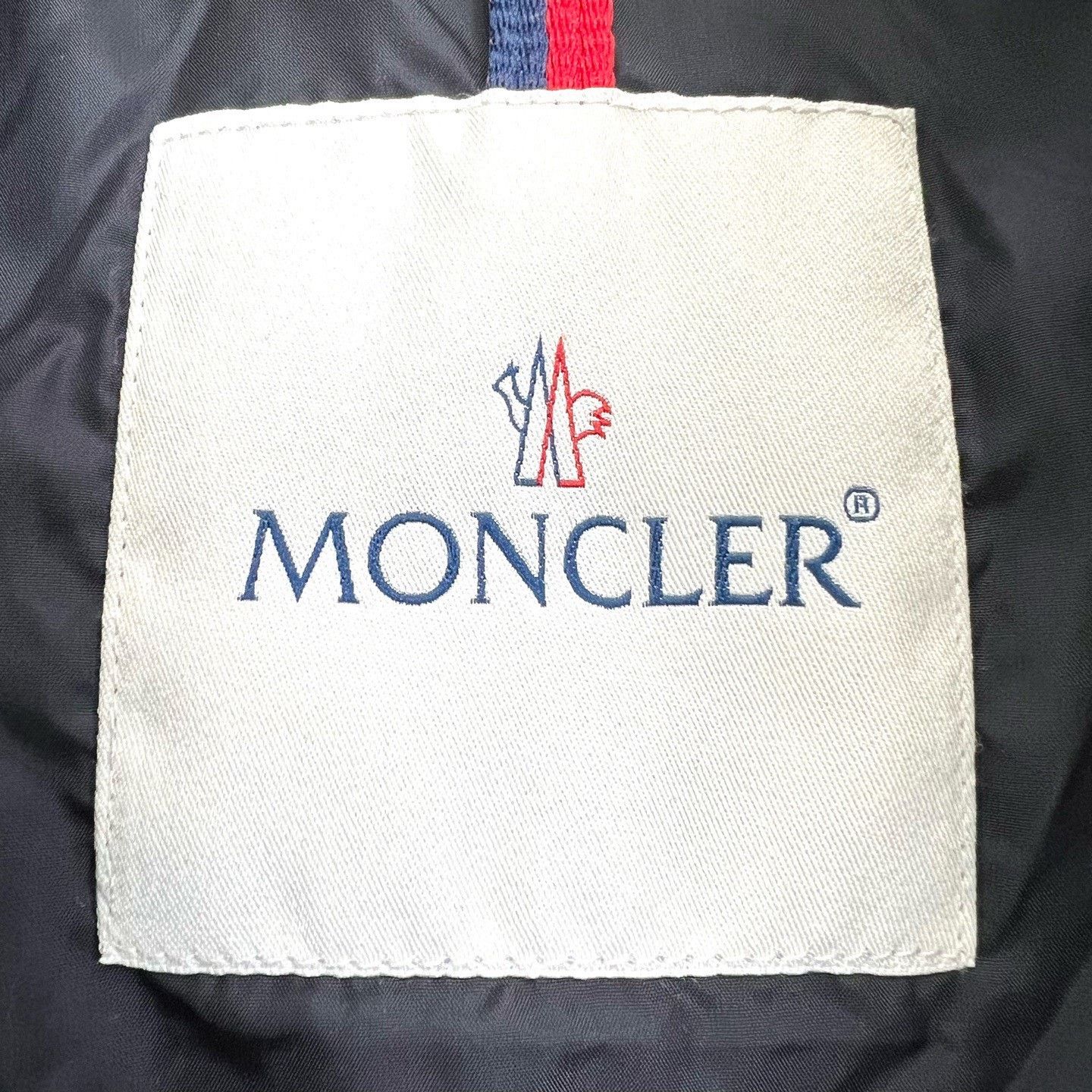 Moncler Moncler Short Waist-Cinched Down Jacket Size XS / US 0-2 / IT 36-38 - 4 Thumbnail