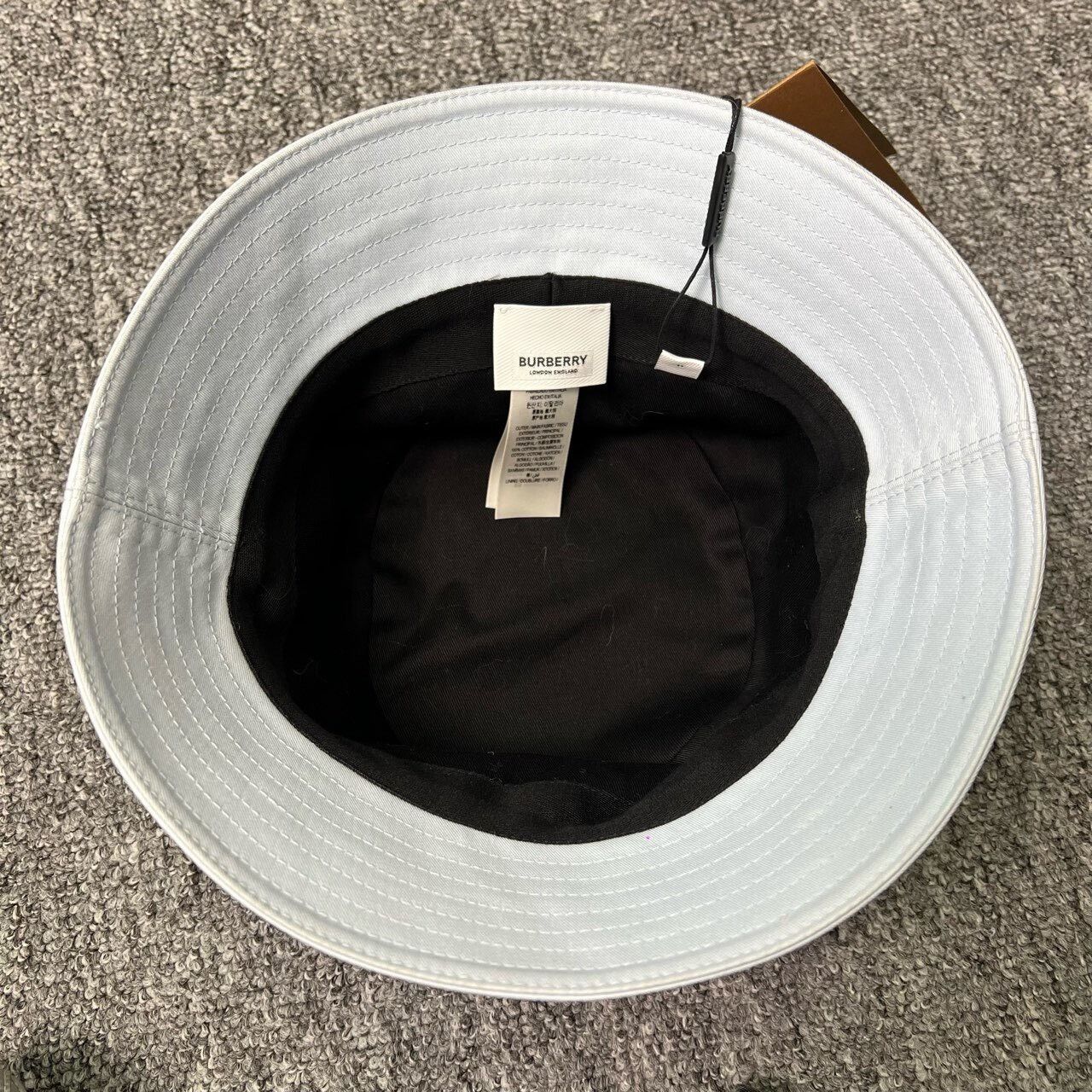 Burberry Burberry White Unicorn Bucket Hat L Size ONE SIZE - 6 Thumbnail