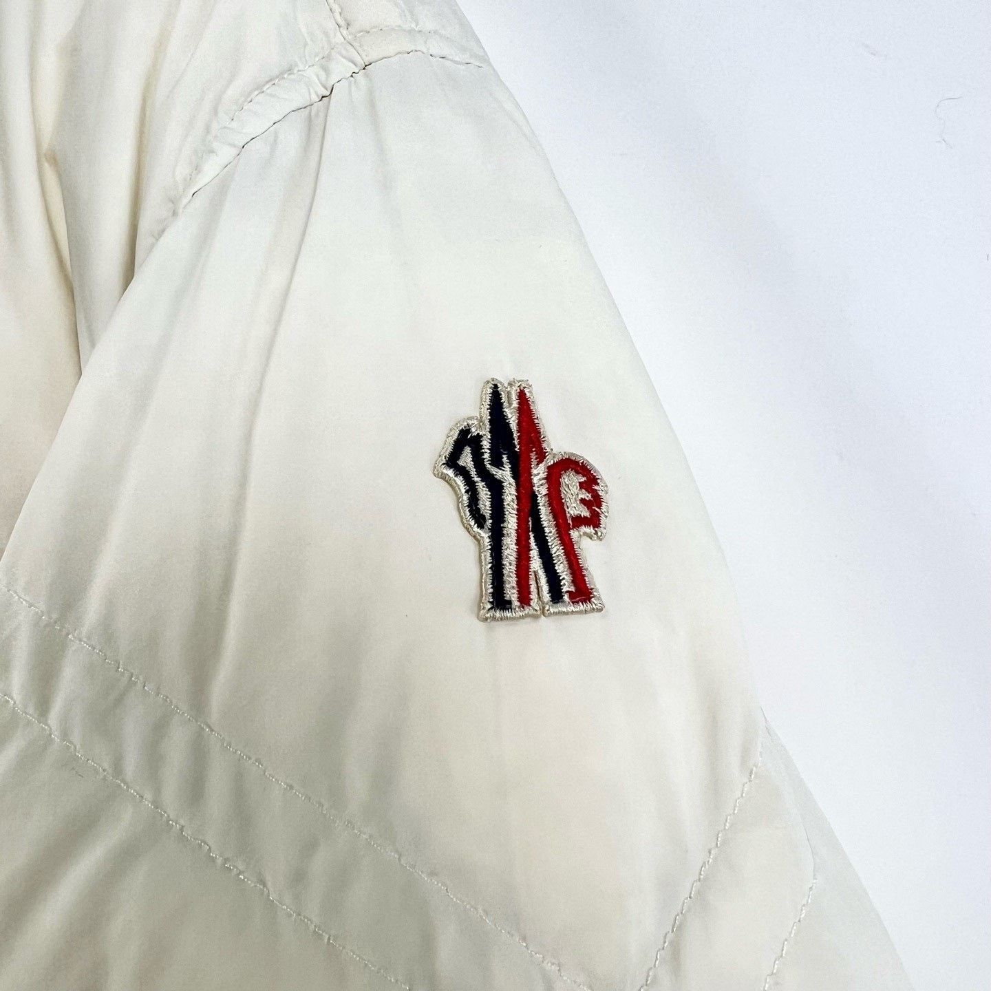 Moncler Grenoble Moncler Grenoble Cluses White Down Jacket Size US S / EU 44-46 / 1 - 5 Thumbnail
