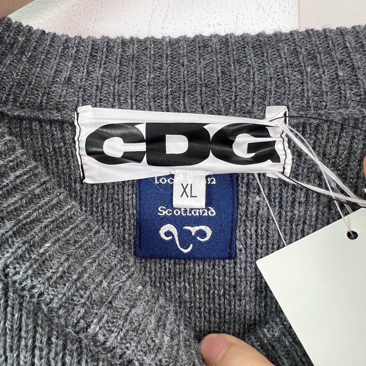 Comme des Garcons COMME des GARCONS CDG Letter Sweater Size US XL / EU 56 / 4 - 3 Thumbnail