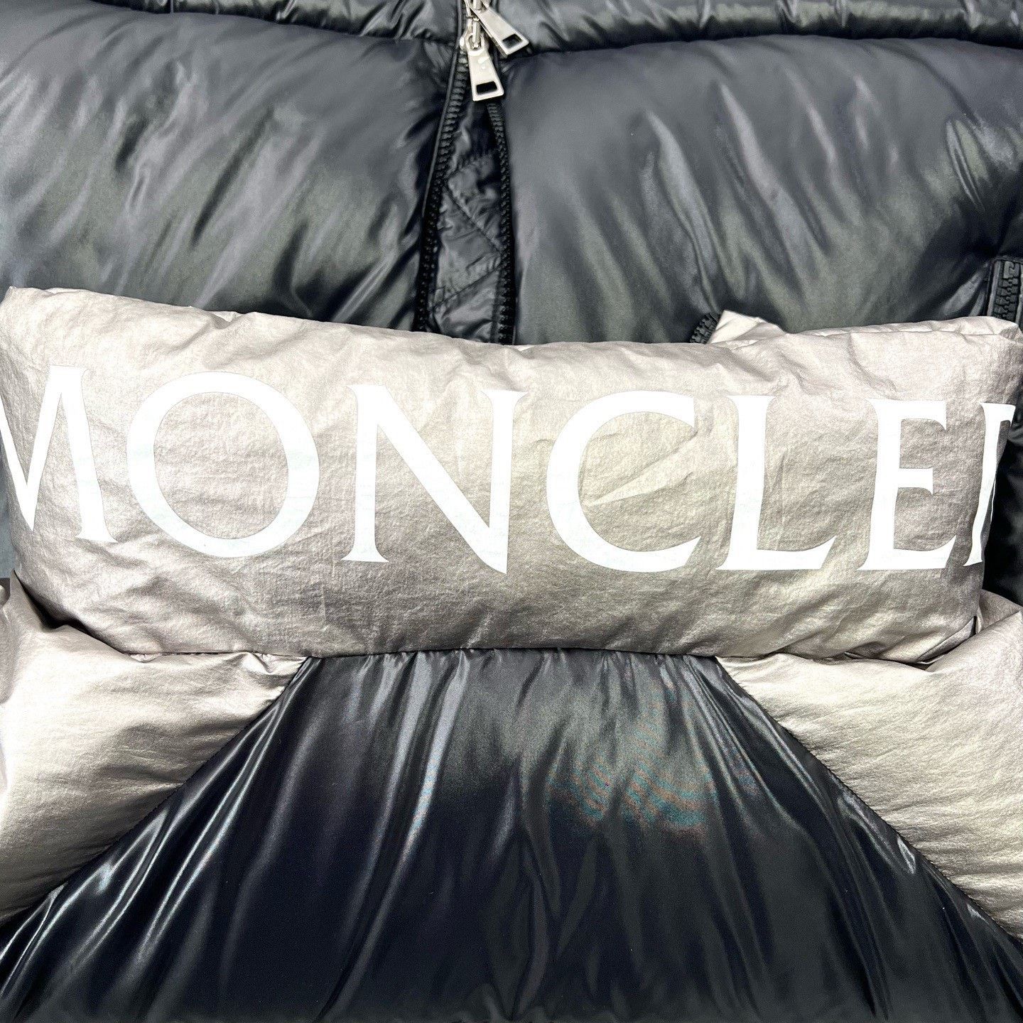 Moncler Moncler Black Silver Logo Down Jacket Size US M / EU 48-50 / 2 - 6 Thumbnail