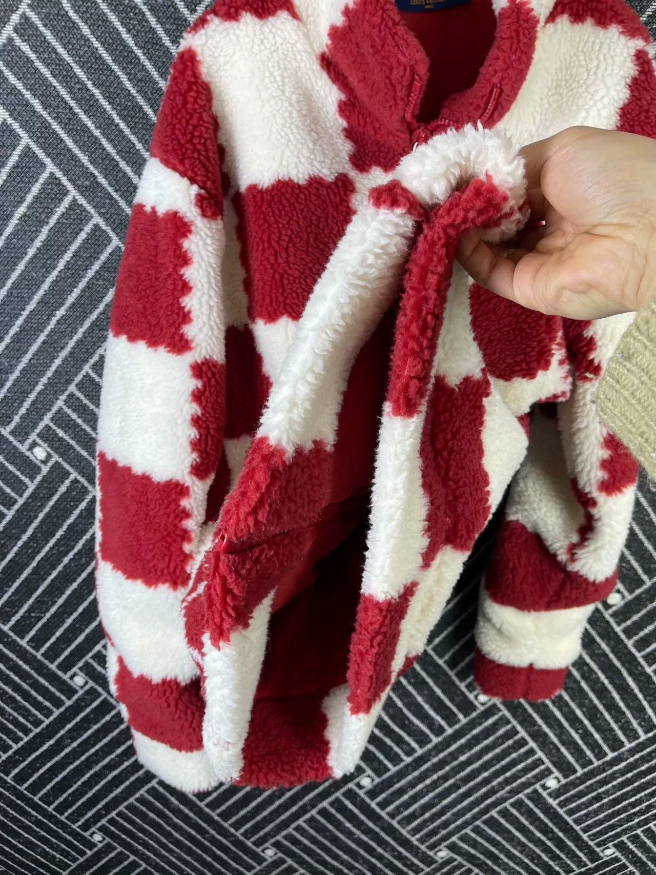 Louis Vuitton LV Nigo Teddy Red White Jacket Size US L / EU 52-54 / 3 - 7 Thumbnail
