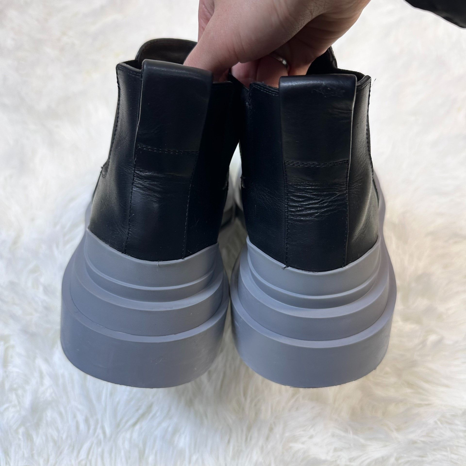 Bottega Veneta Bottega Veneta Platform Chelsea Boots Size US 6 / EU 39 - 6 Thumbnail