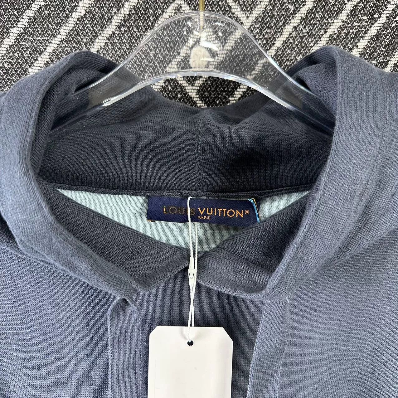 Louis Vuitton Louis Vuitton Gray Logo Print Hooded Sweatshirt Size US L / EU 52-54 / 3 - 8 Thumbnail