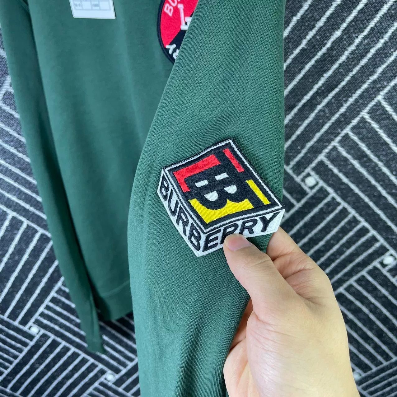 Burberry Burberry Green Badge Sweatshirt Size US S / EU 44-46 / 1 - 8 Thumbnail