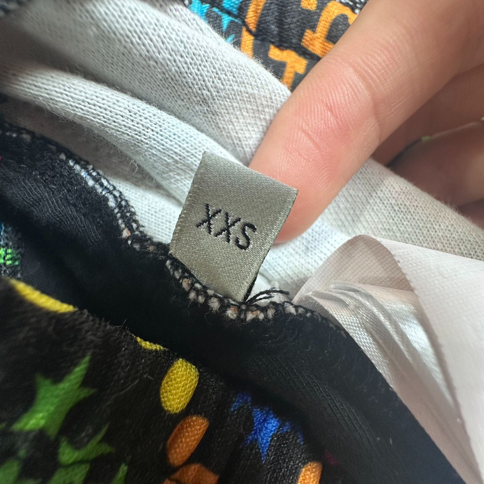 Gucci Gucci Rainbow Logo Shorts Size 22" - 9 Thumbnail