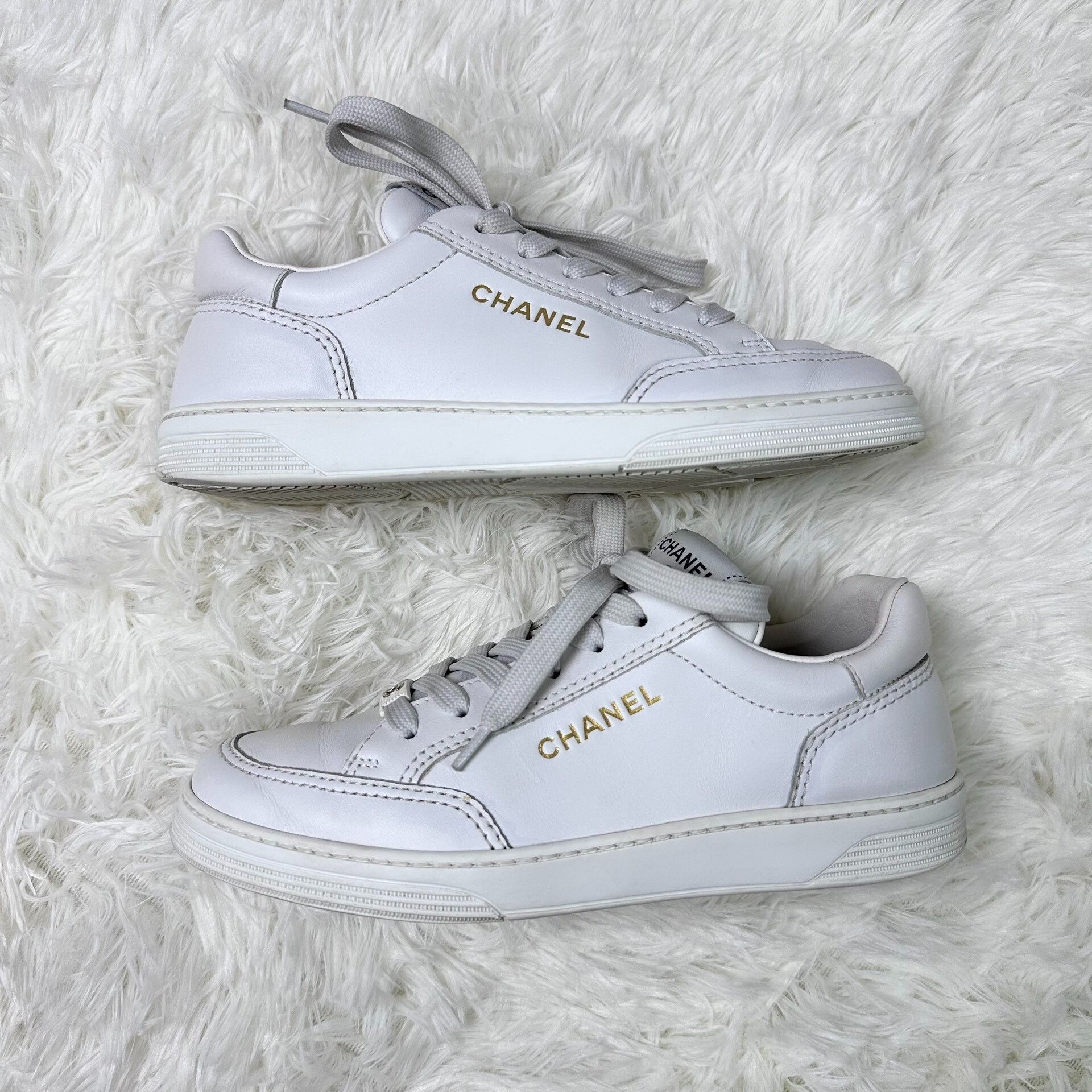 Chanel Chanel Women's White Low-Top Flat Sneakers Size US 5.5 / IT 35.5 - 5 Thumbnail