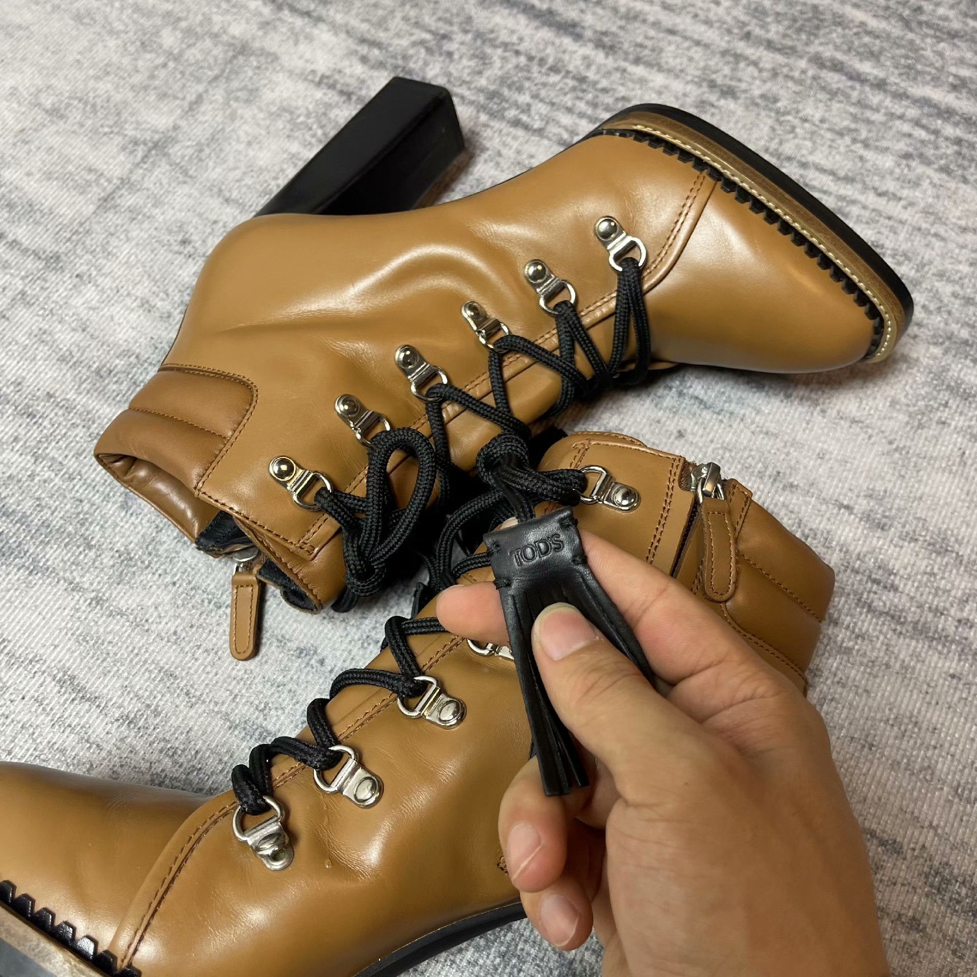 Tod's TOD'S Lace-Up Tassel Heeled Martin Boots Size US 7.5 / IT 37.5 - 6 Thumbnail